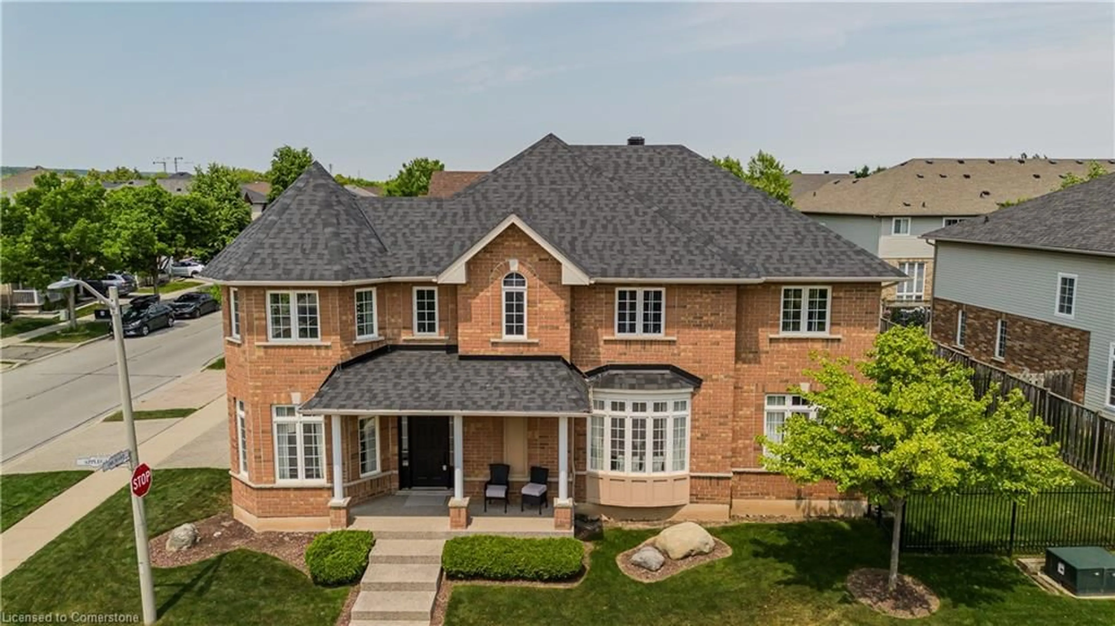 A pic from outside/outdoor area/front of a property/back of a property/a pic from drone, unknown for 2317 Orchard Rd, Burlington Ontario L7L 7E3