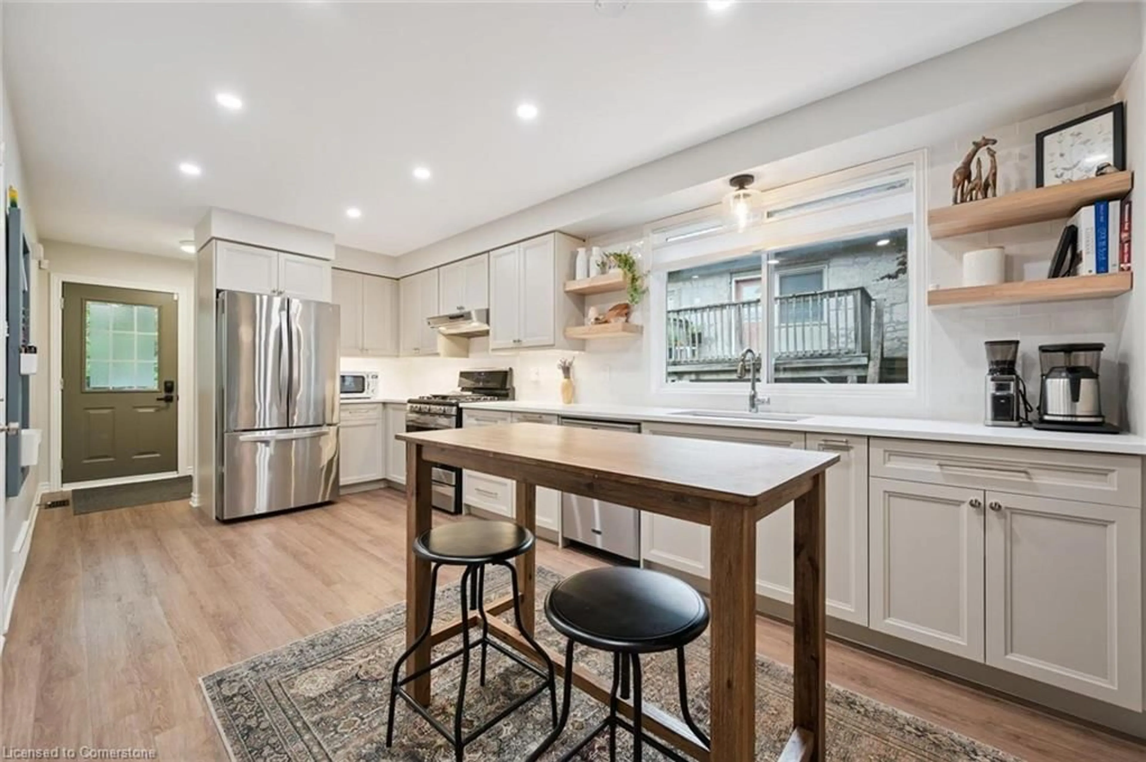 Open concept kitchen, unknown for 33 London Rd, Guelph Ontario N1H 2B2