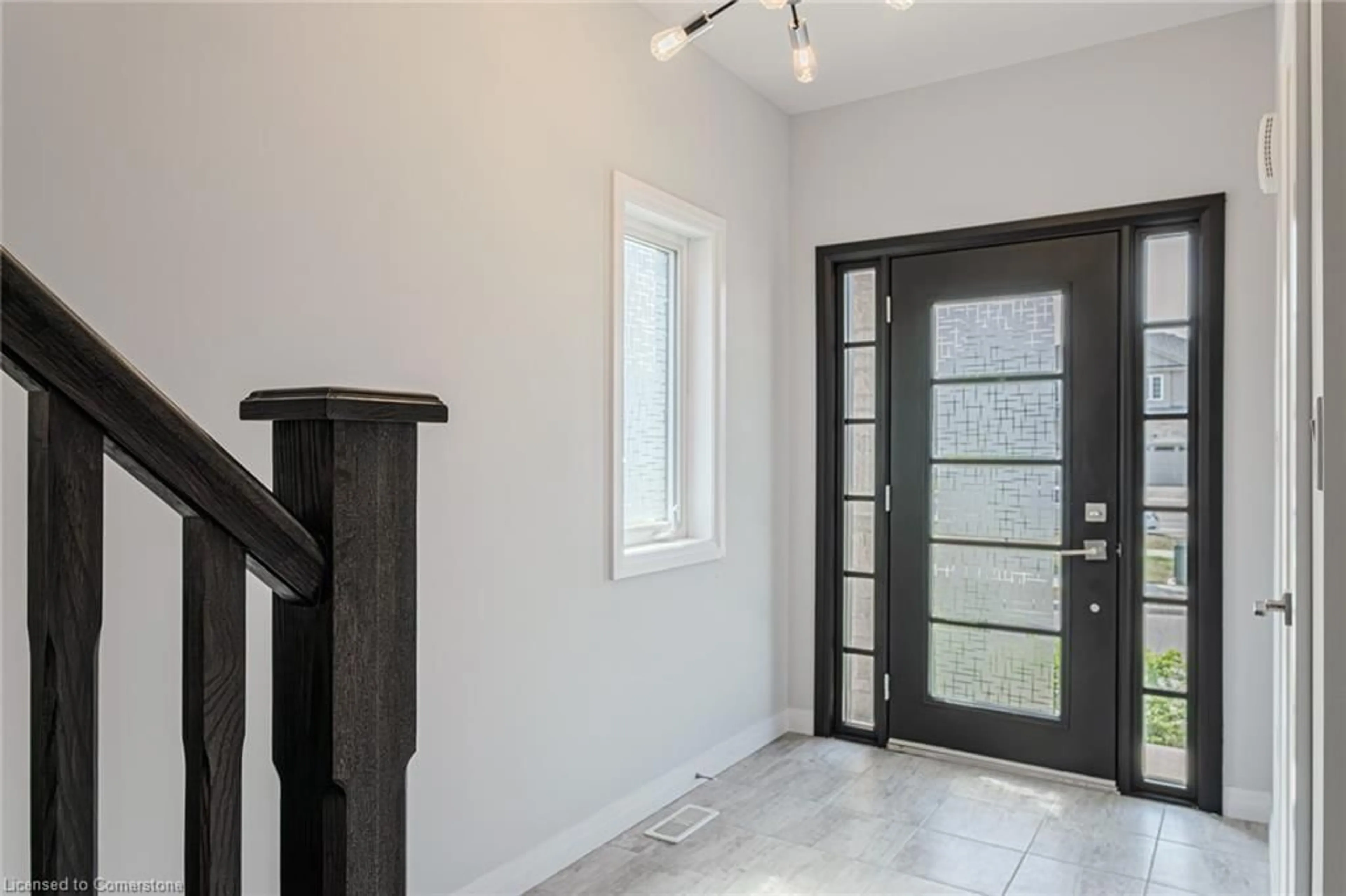 Indoor entryway for 520 Grey St #39, Brantford Ontario N3S 6Y6