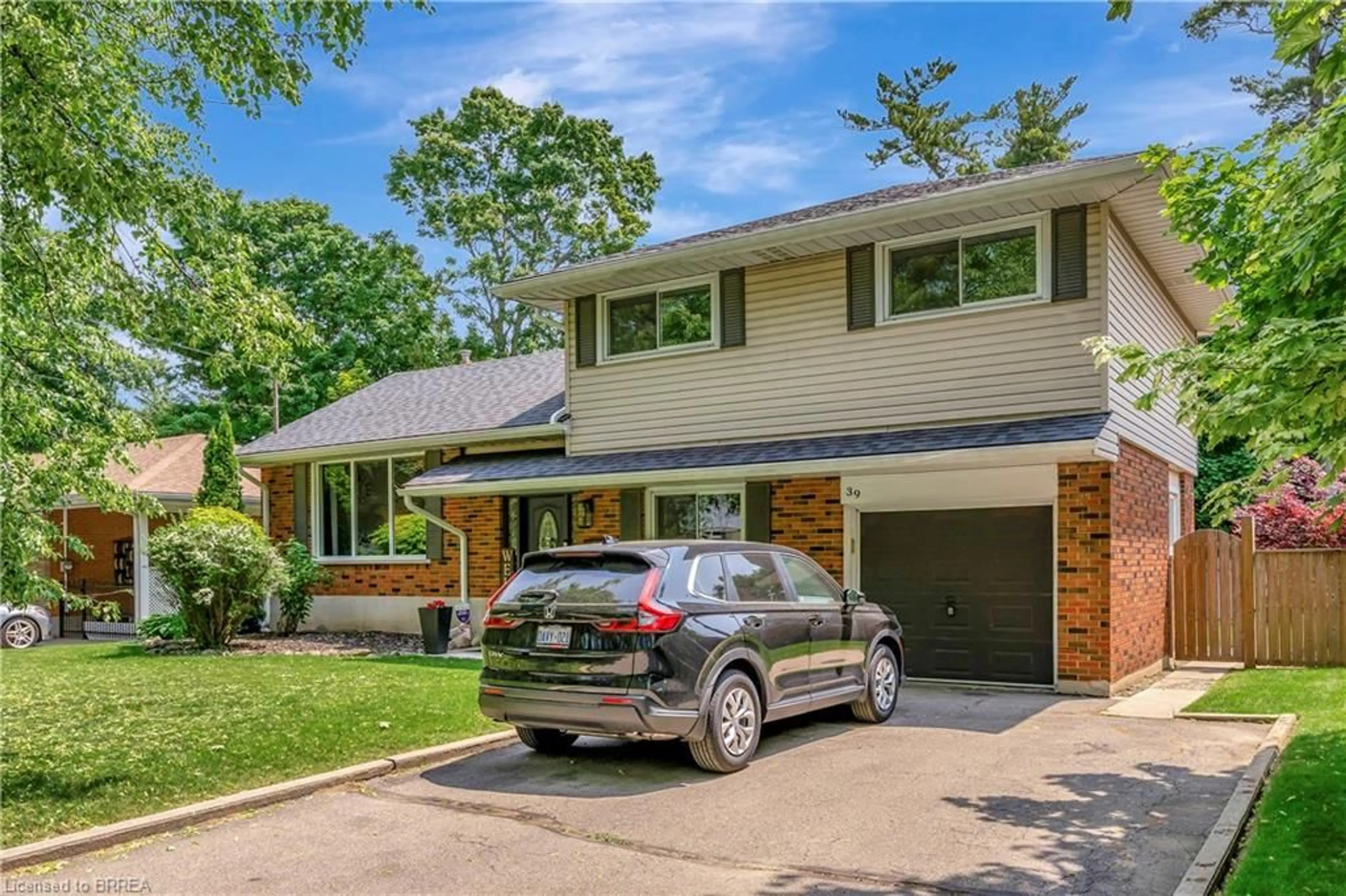 Home with brick exterior material, street for 39 Pusey Blvd, Brantford Ontario N3R 2S1