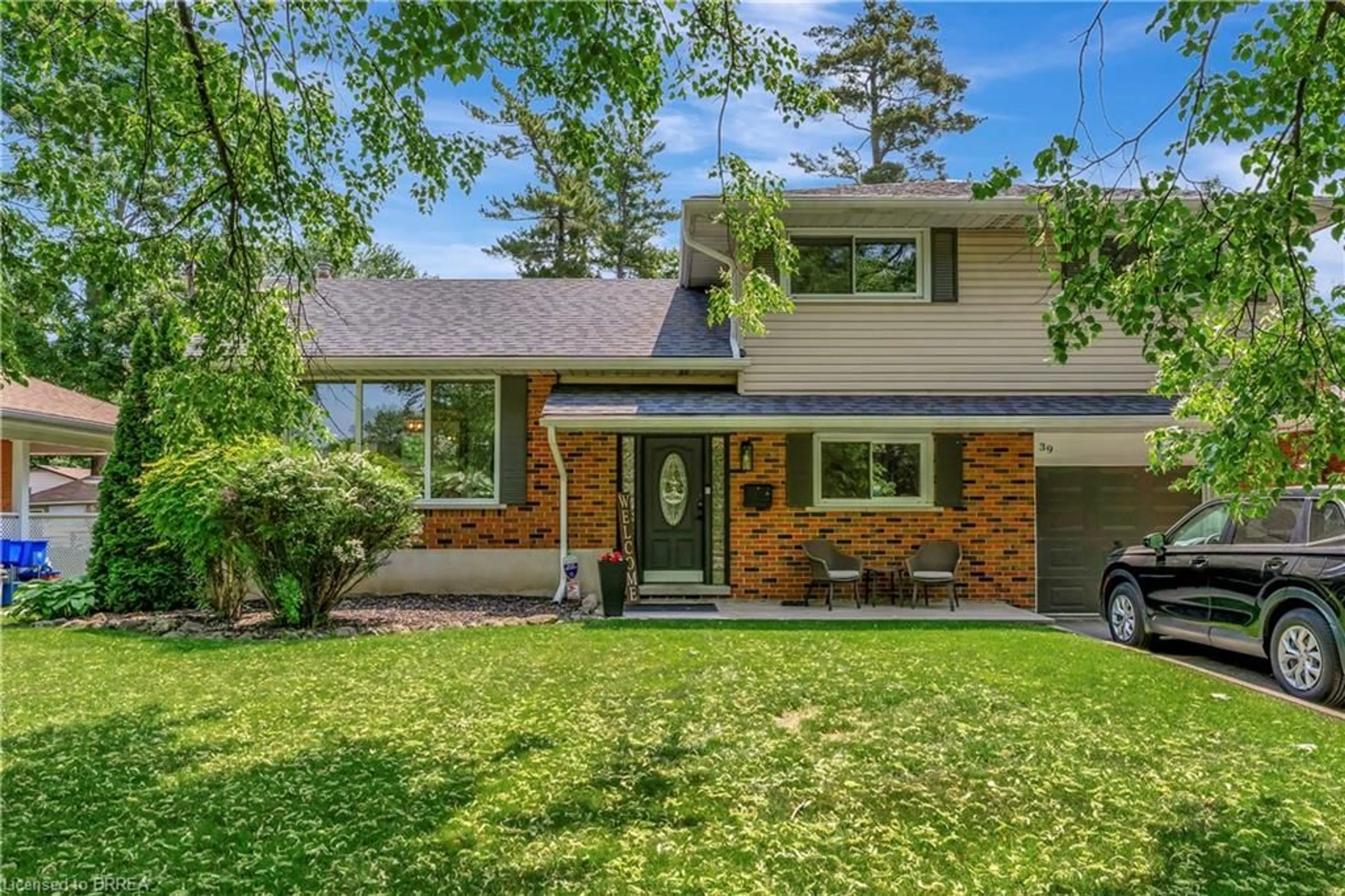 Home with brick exterior material, street for 39 Pusey Blvd, Brantford Ontario N3R 2S1