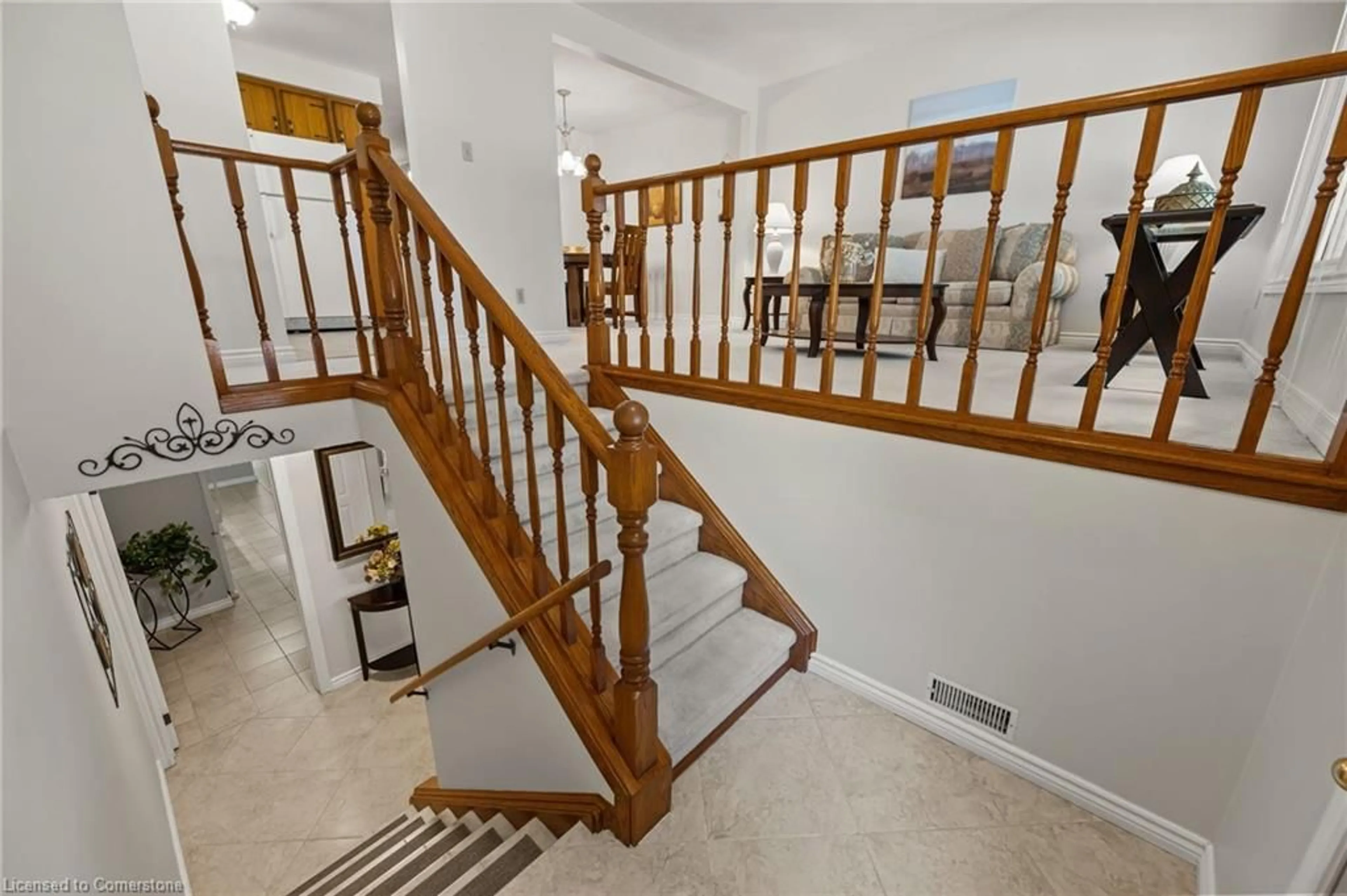 Indoor foyer for 84 Bakersfield Dr, Cambridge Ontario N1R 6X6