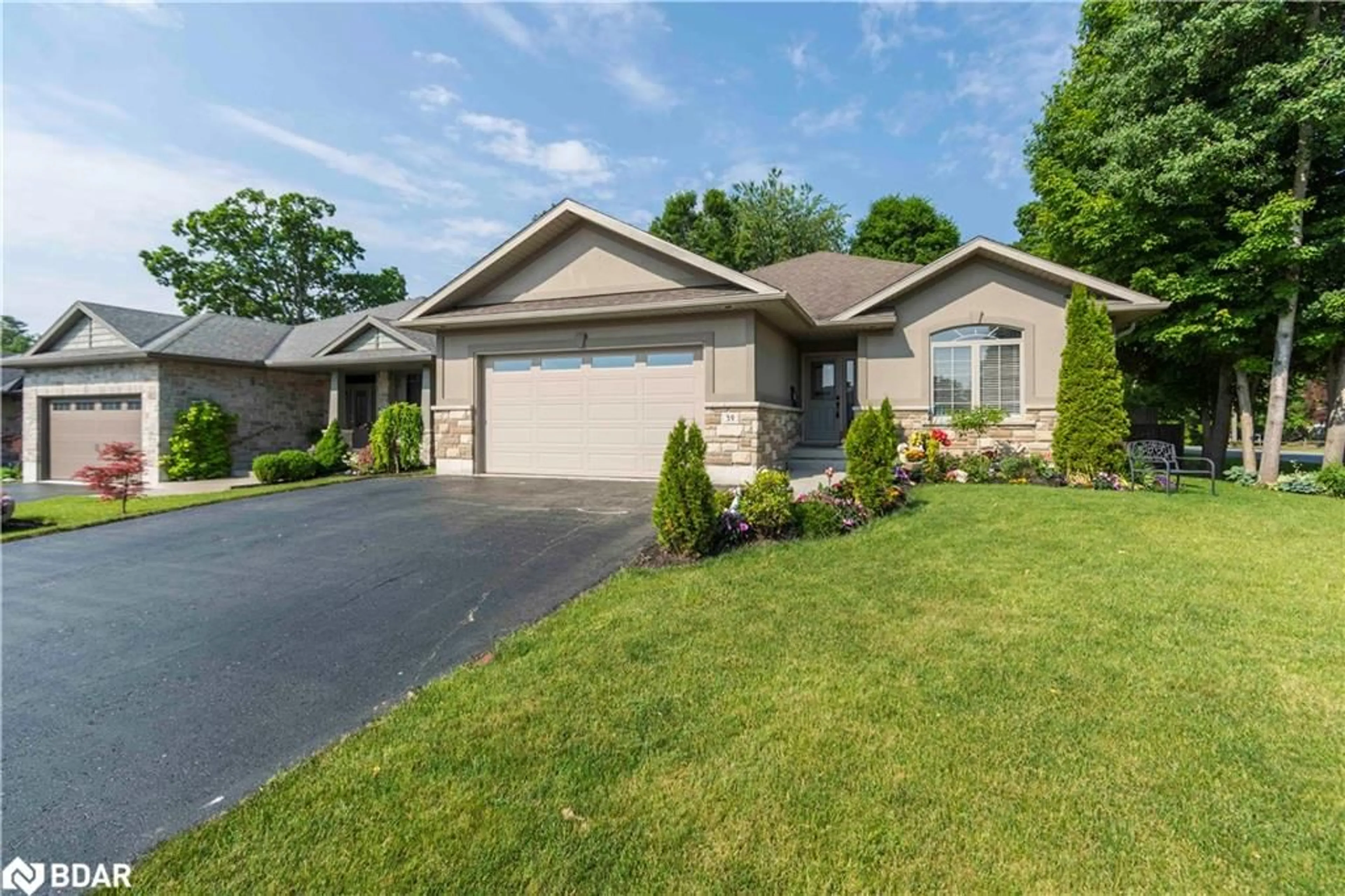 Home with brick exterior material, street for 39 Lakewood Cres, Trenton Ontario K8V 5P4