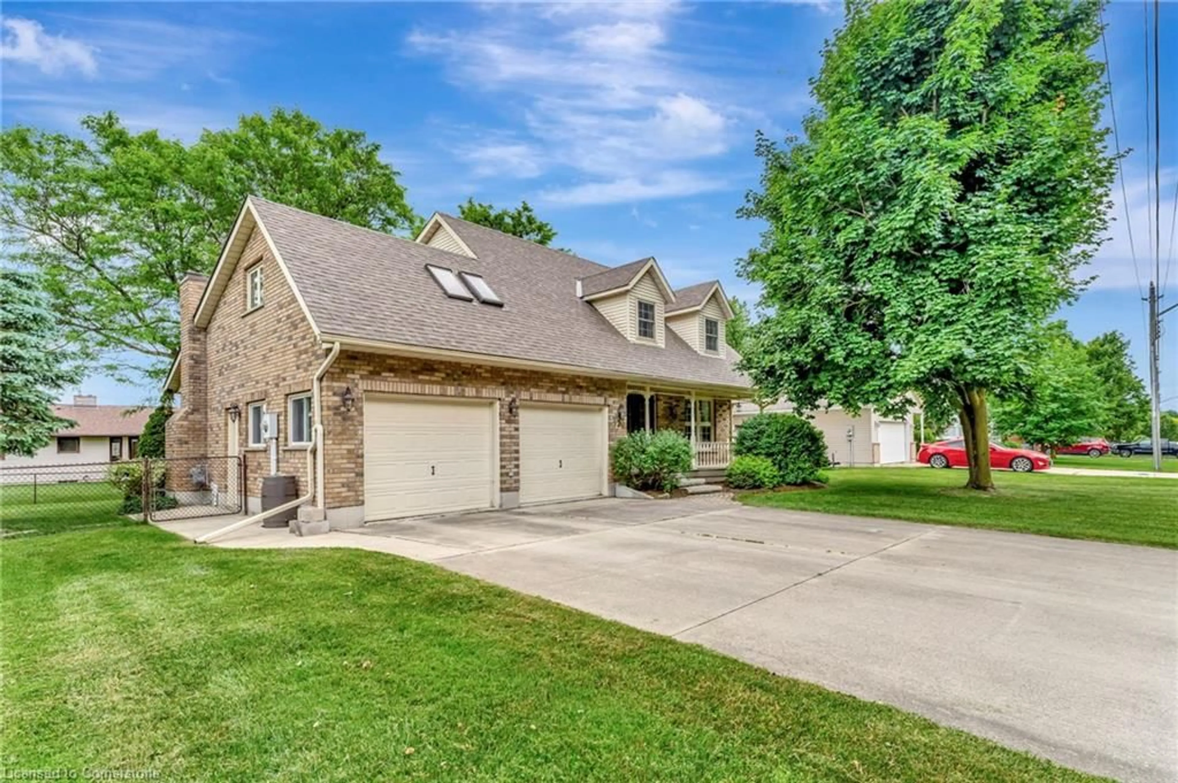 Home with brick exterior material, street for 920 Walton Ave, Listowel Ontario N4W 3R9