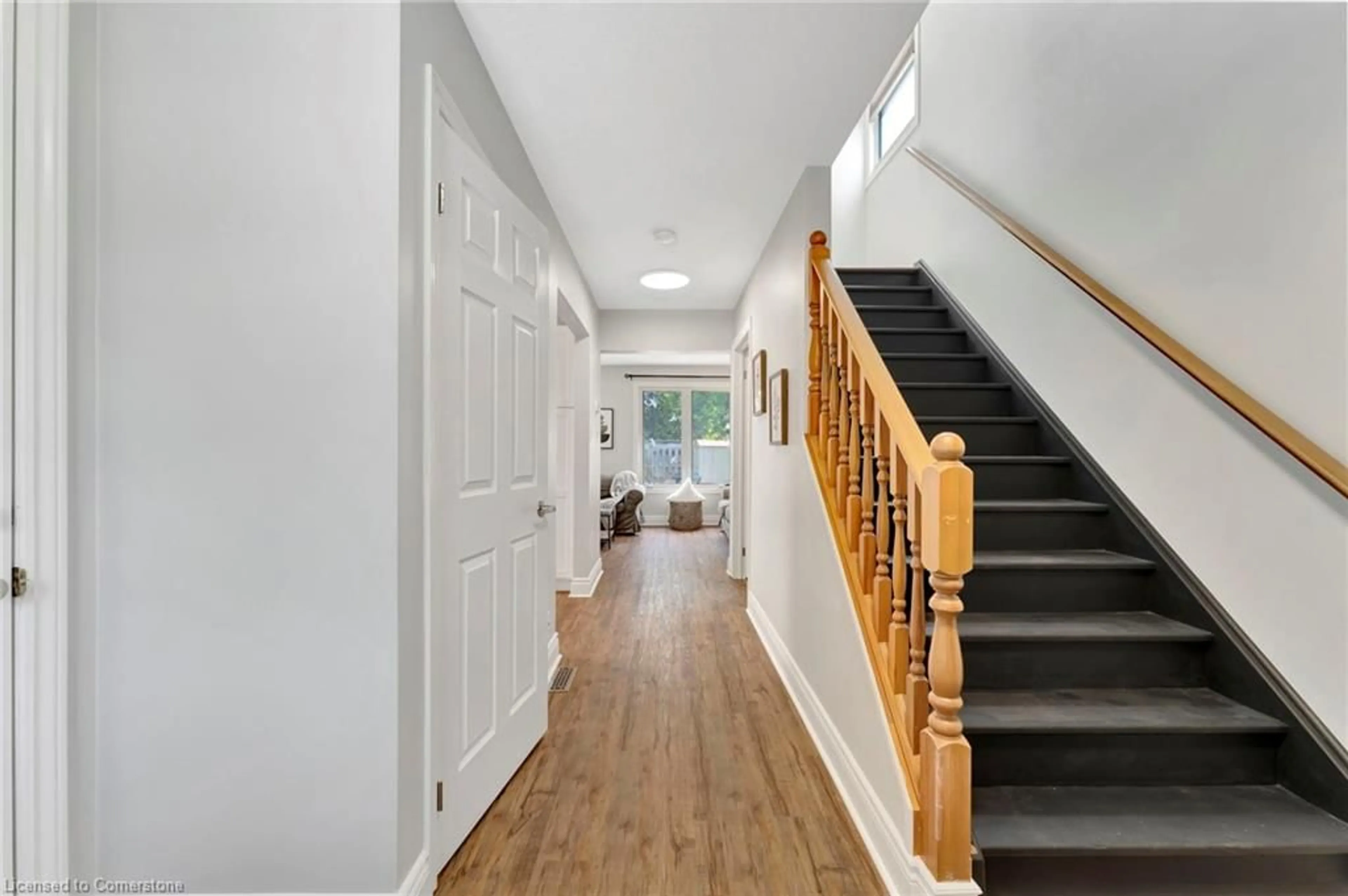 Indoor foyer for 769 Brock St, Listowel Ontario N4W 3T4