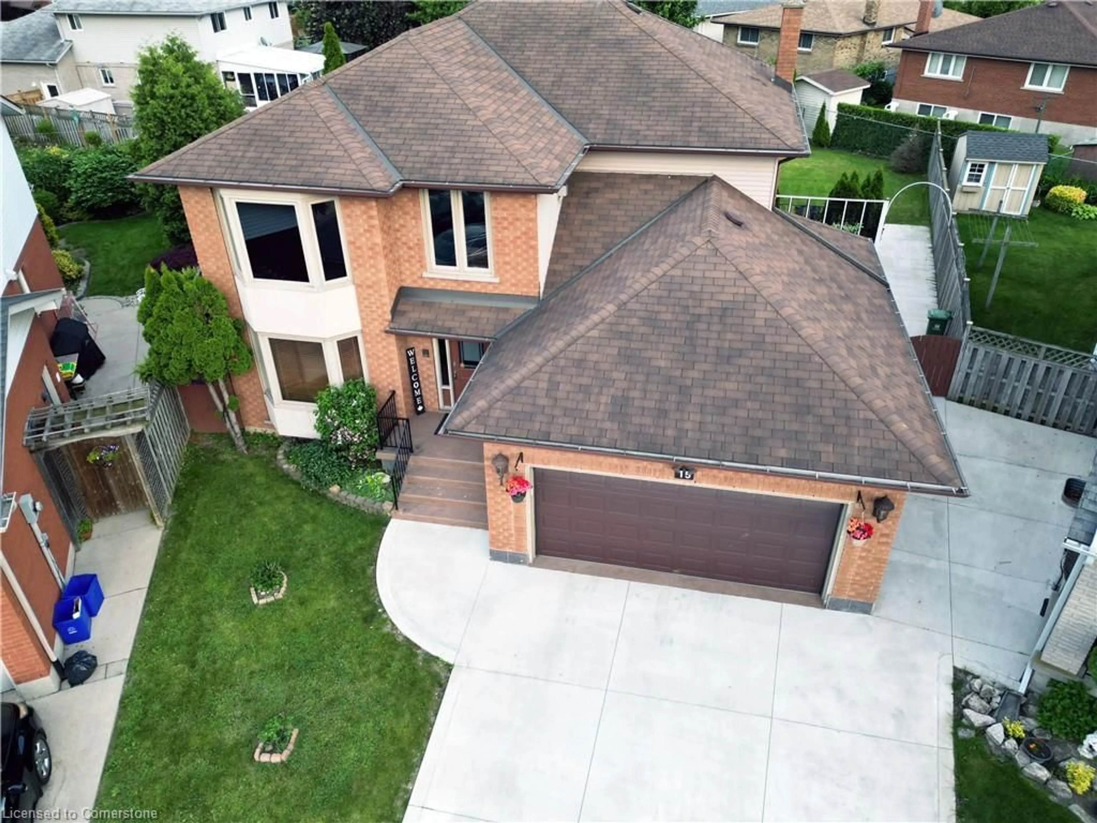 A pic from outside/outdoor area/front of a property/back of a property/a pic from drone, street for 15 Talia Crt, Hamilton Ontario L8E 4X8