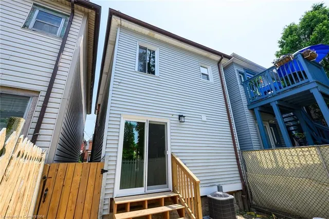 Additional image 8 of 517 Hughson St