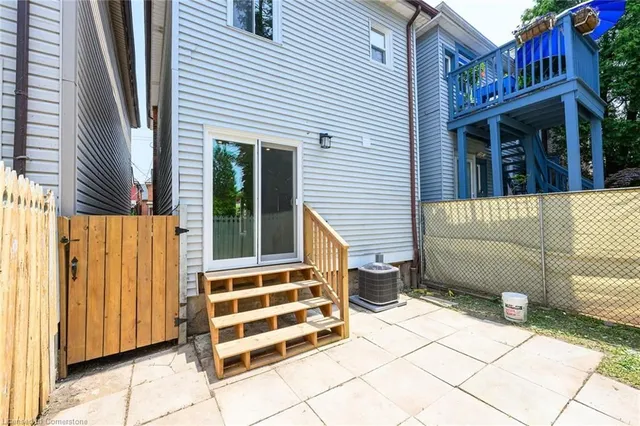 Additional image 7 of 517 Hughson St