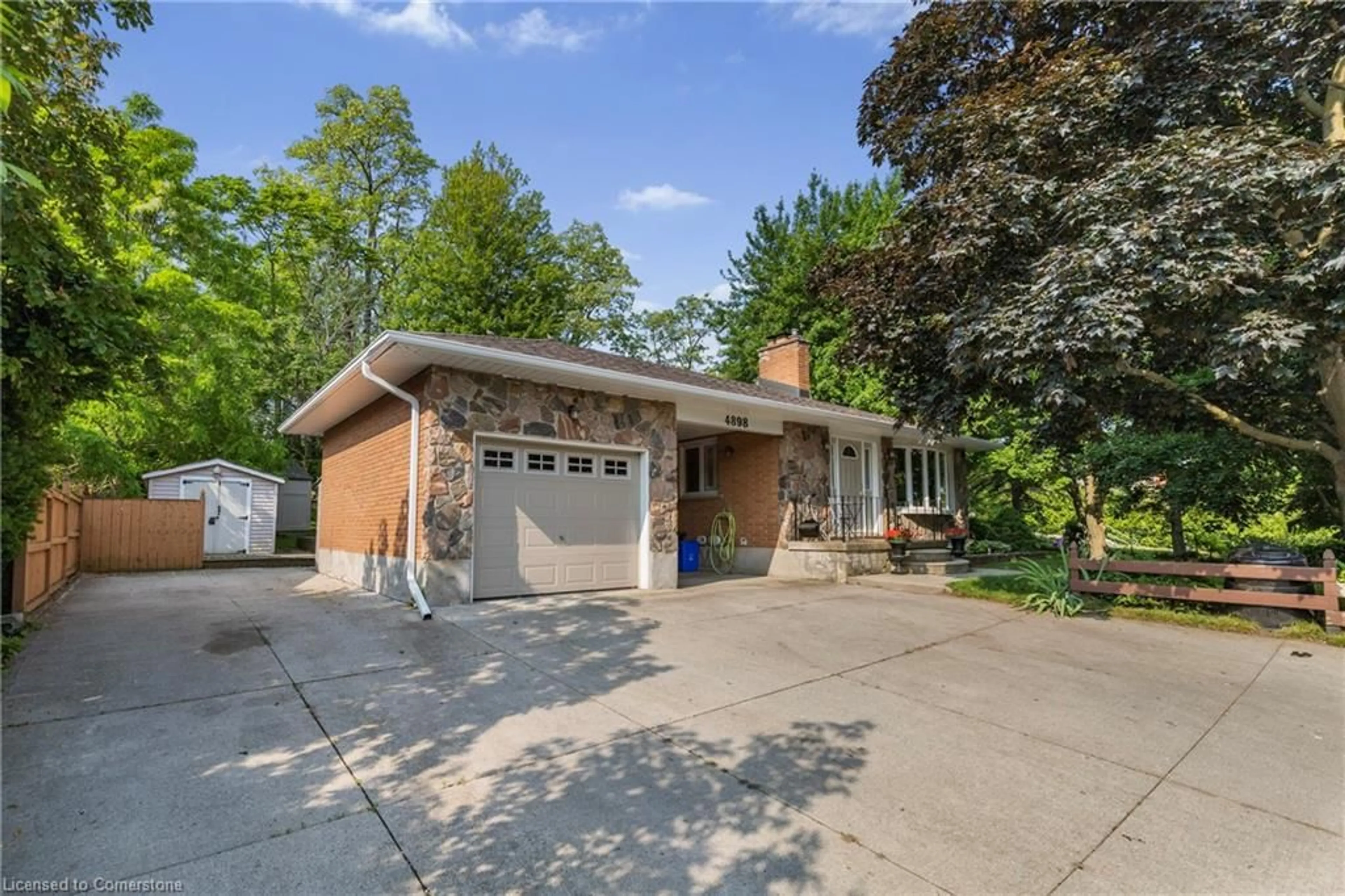 Home with brick exterior material, street for 4898 King St St, Beamsville Ontario L0R 1B6