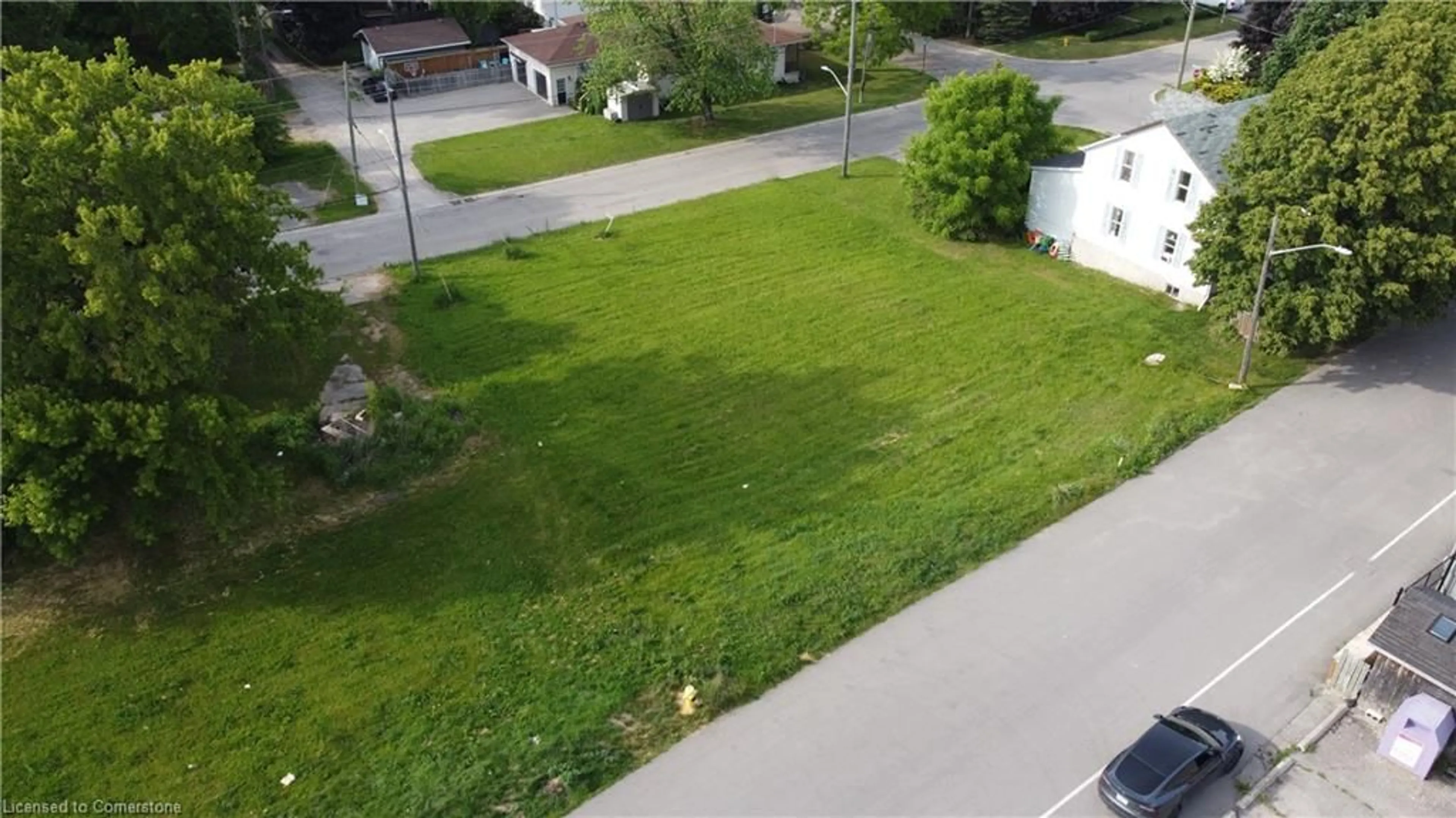 A pic from outside/outdoor area/front of a property/back of a property/a pic from drone, street for 6 Brydges St, Paris Ontario N3L 1R4