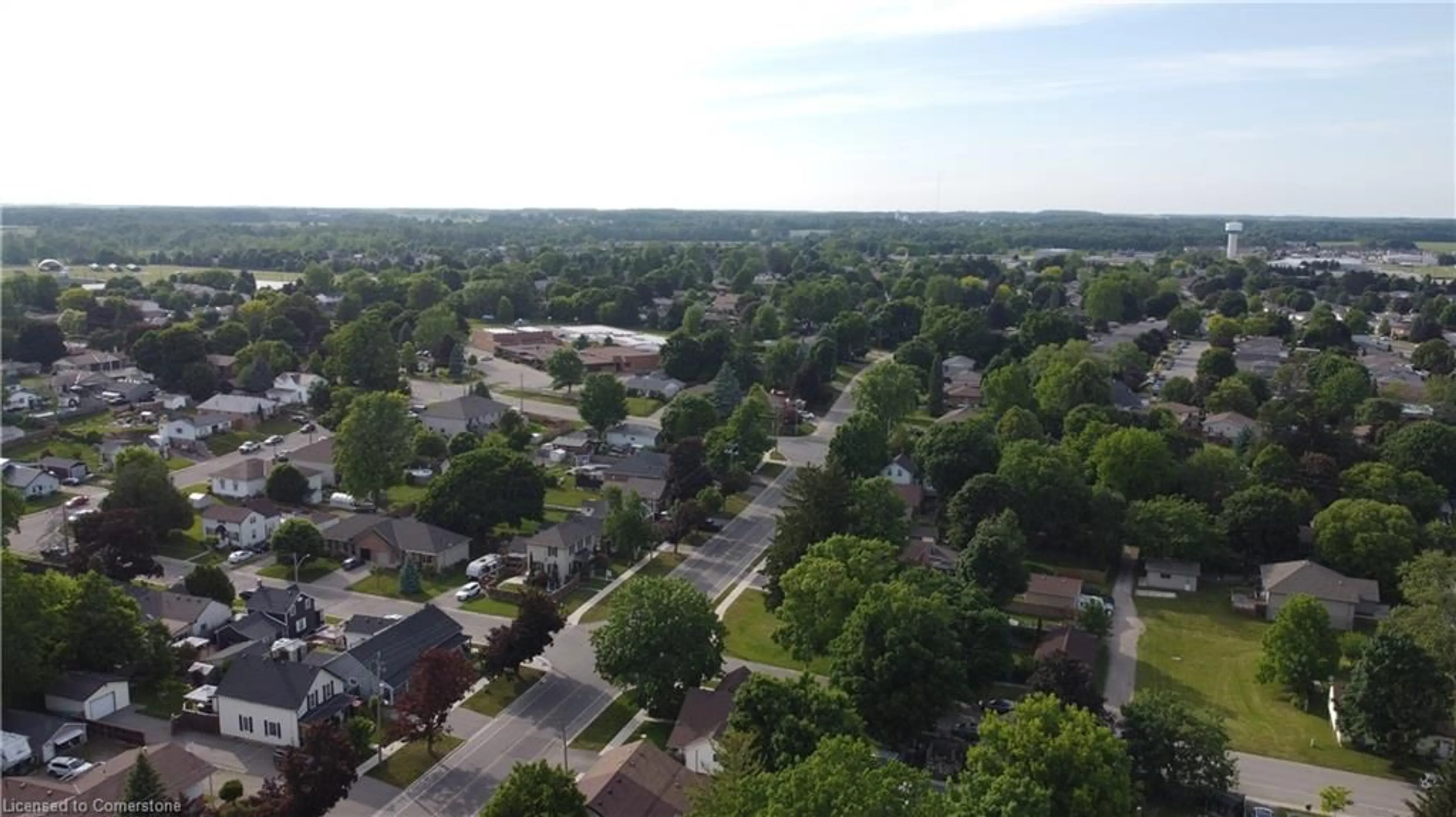 A pic from outside/outdoor area/front of a property/back of a property/a pic from drone, street for 6 Brydges St, Paris Ontario N3L 1R4