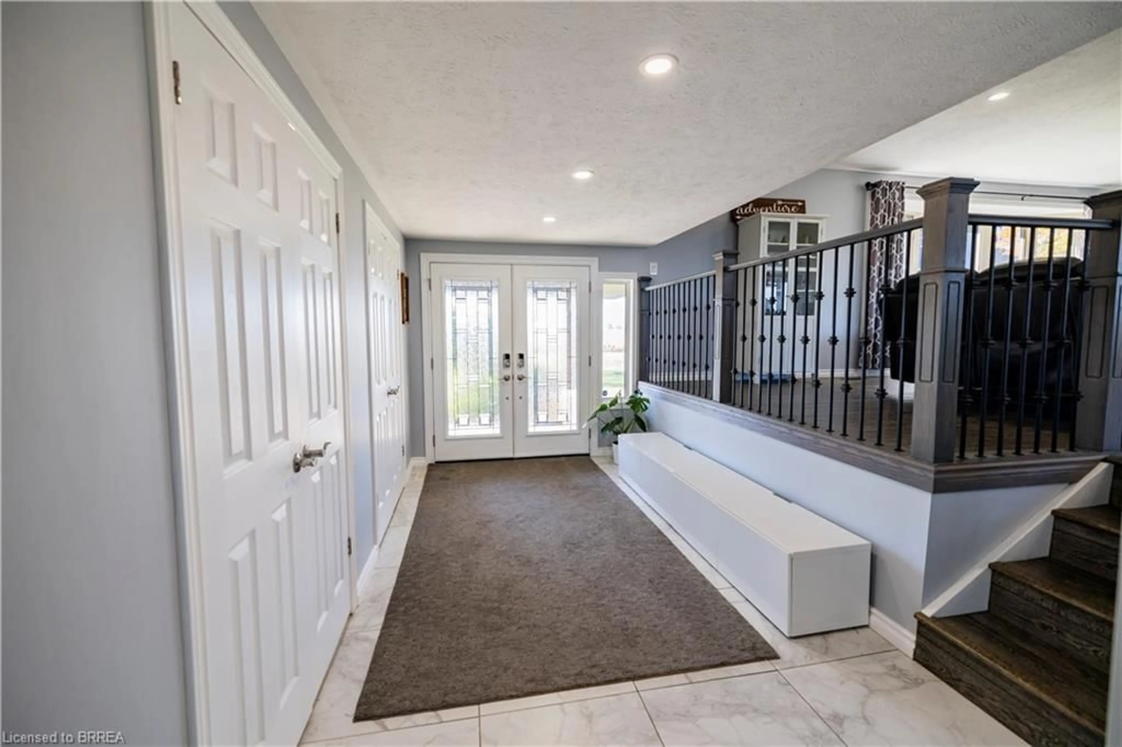 Indoor entryway for 1271 Windham Road 12, Simcoe Ontario N3Y 4K3