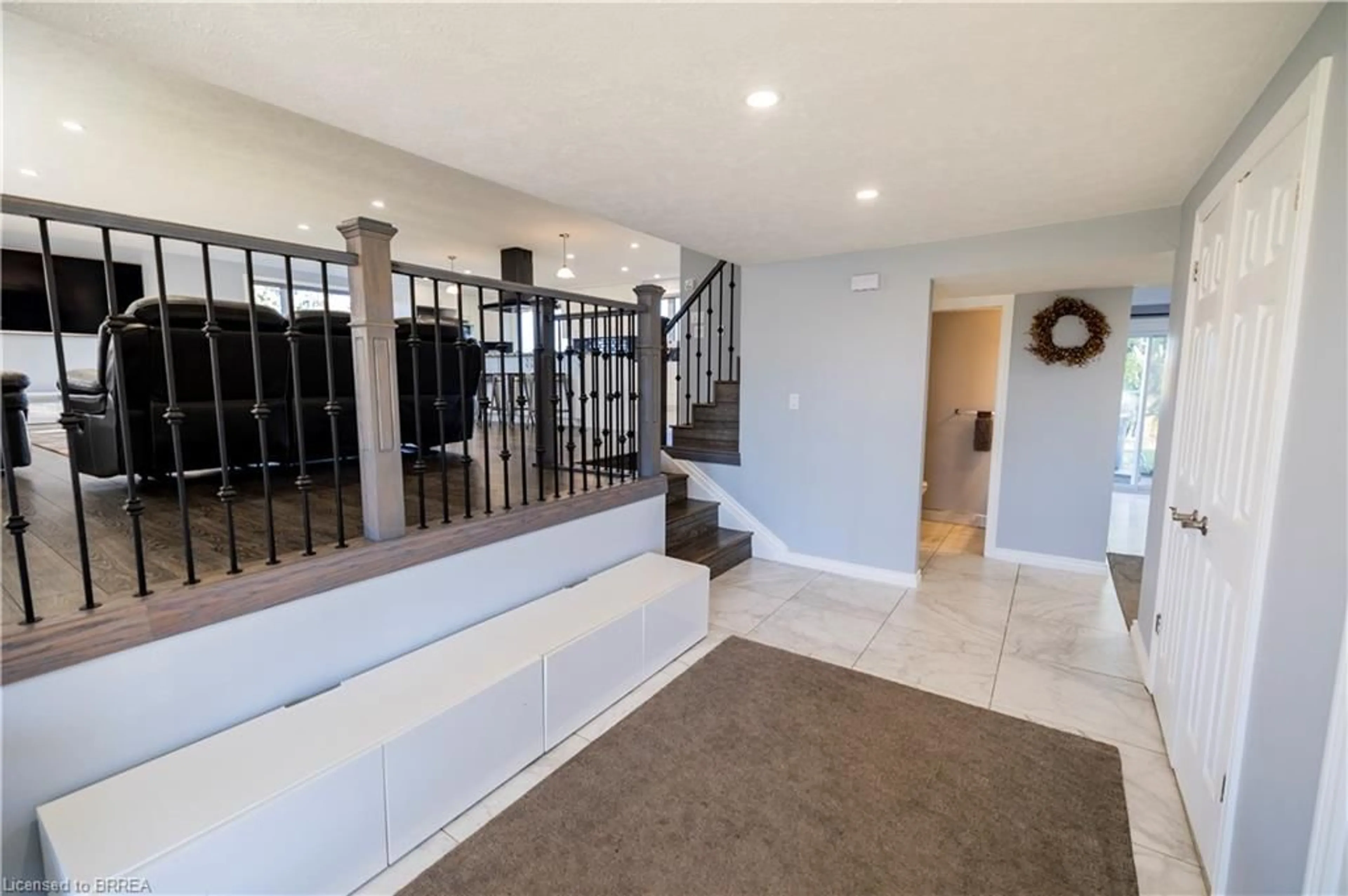 Indoor entryway for 1271 Windham Road 12, Simcoe Ontario N3Y 4K3