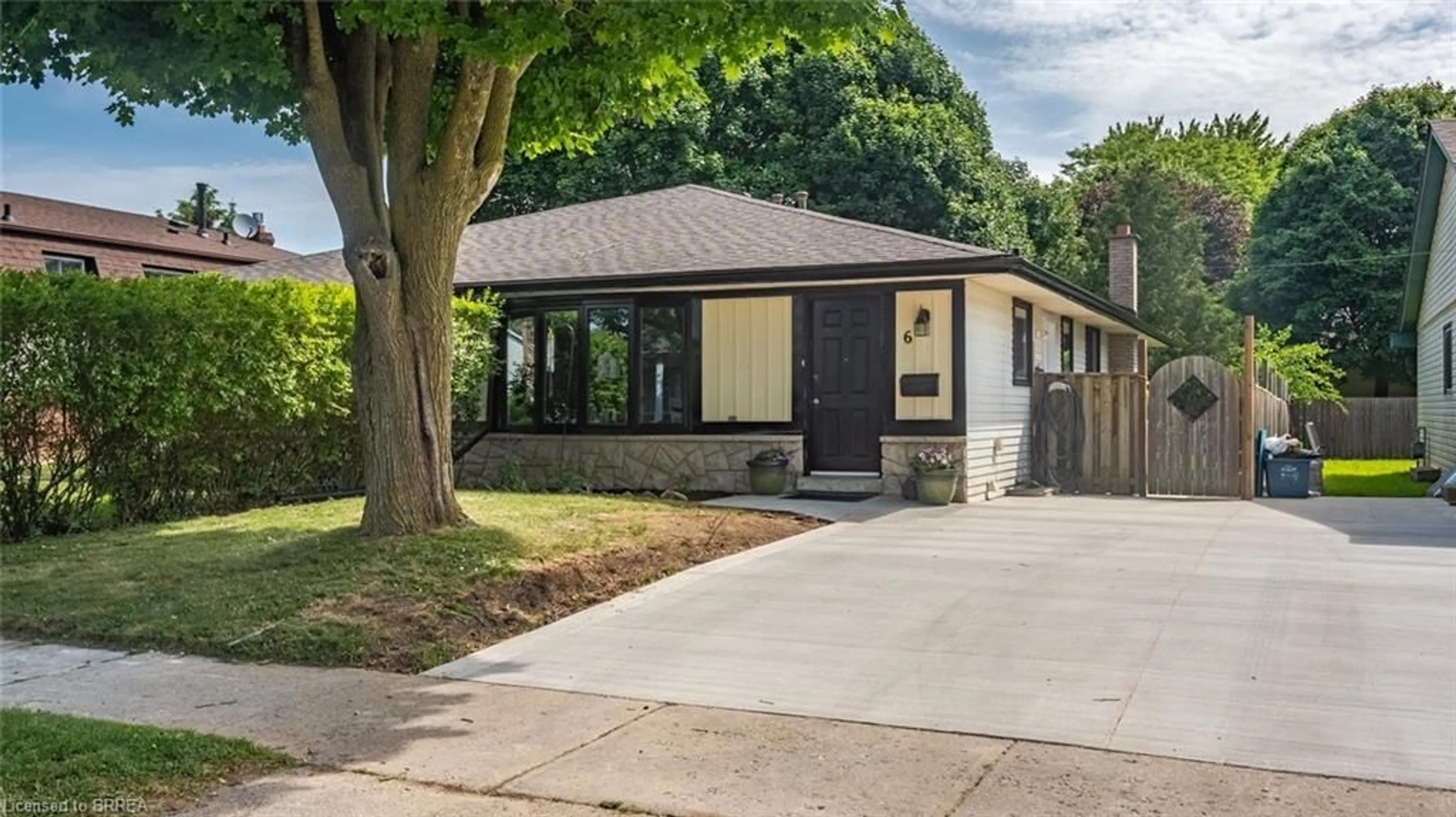 Unknown for 6 Beechwood Ave, Brantford Ontario N3R 6Z2