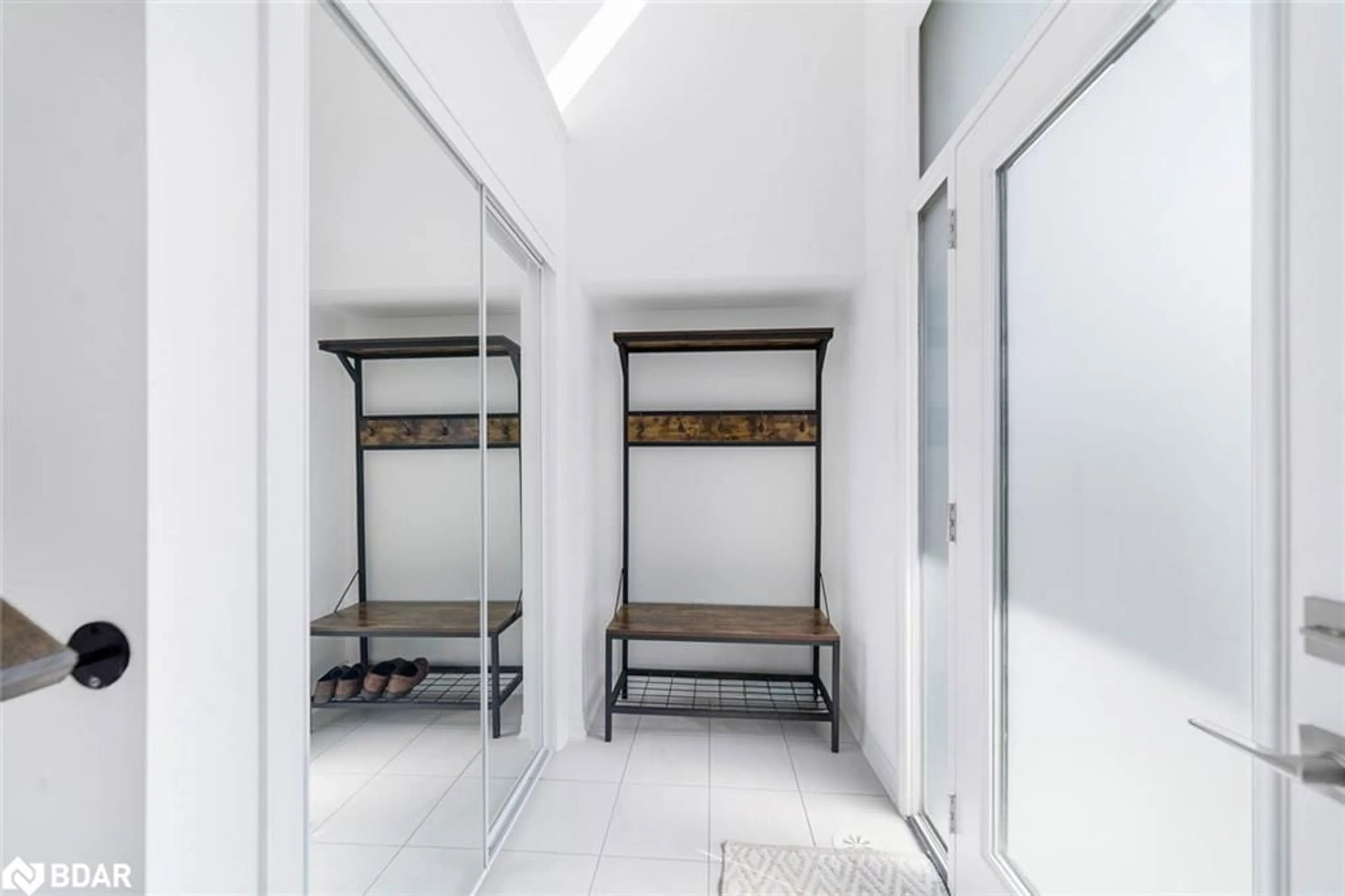 Indoor foyer for 28 Totten Trail #14, New Tecumseth Ontario L0G 1W0
