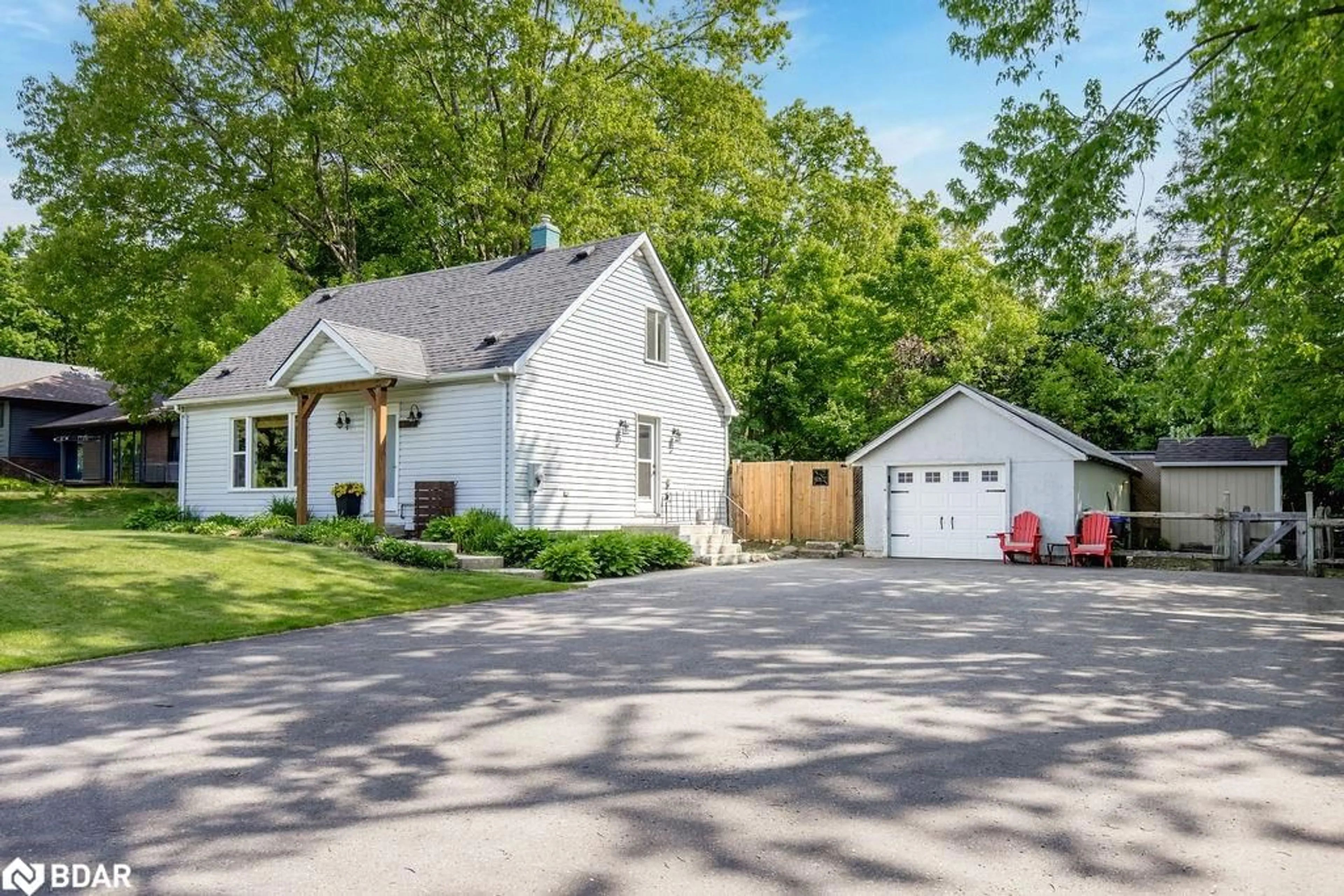 Home with vinyl exterior material, street for 1309 St Vincent St, Midhurst Ontario L9X 0P7
