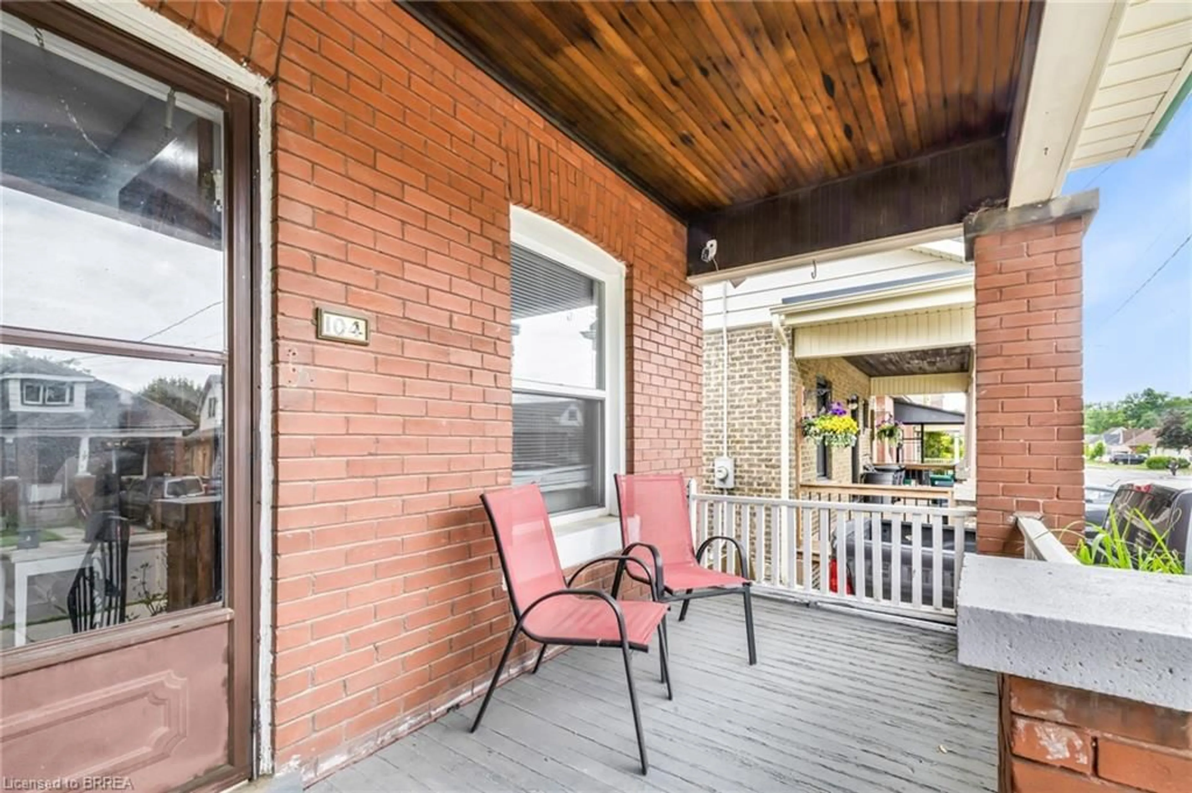 Patio, street for 104 Mary St, Brantford Ontario N3S 3B7