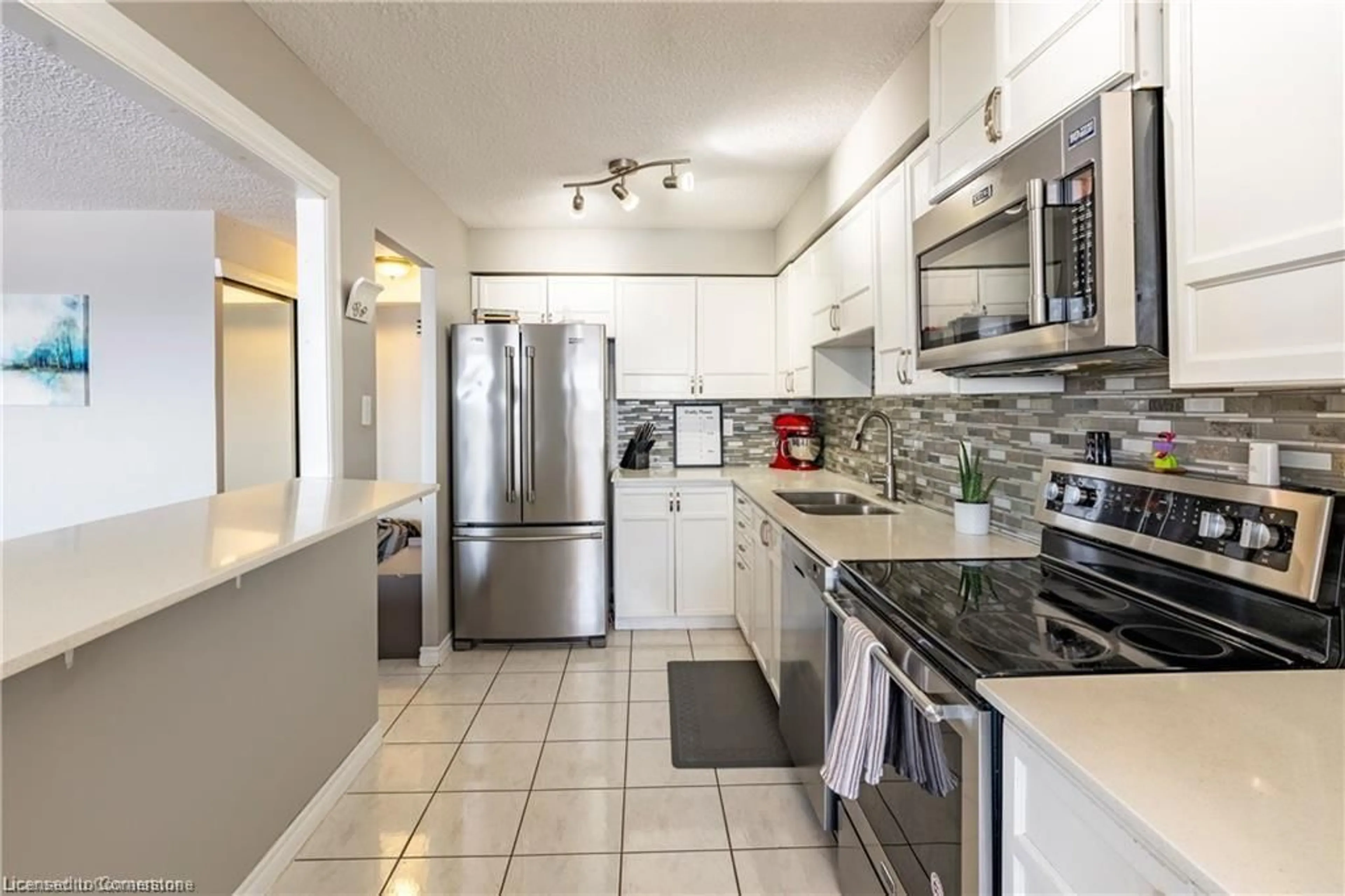 Standard kitchen, ceramic/tile floor for 375 King St #2002, Waterloo Ontario N2J 4L6