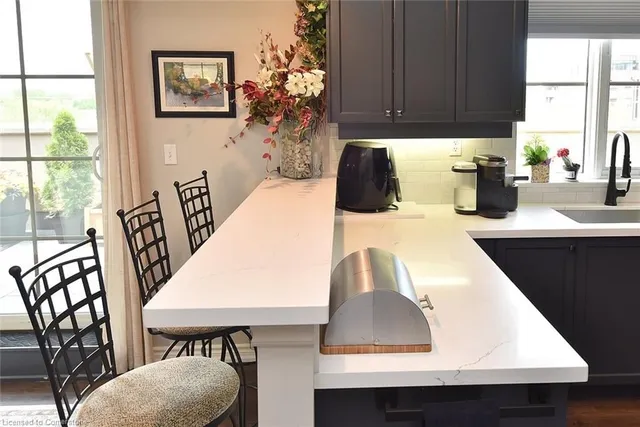 Additional property image - 262 Dundas St Unit 406