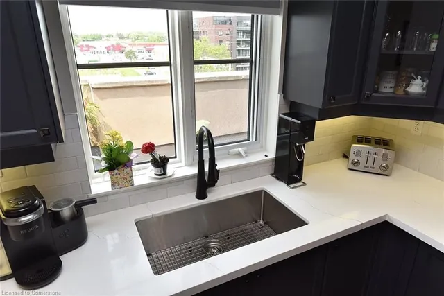 Additional property image - 262 Dundas St Unit 406