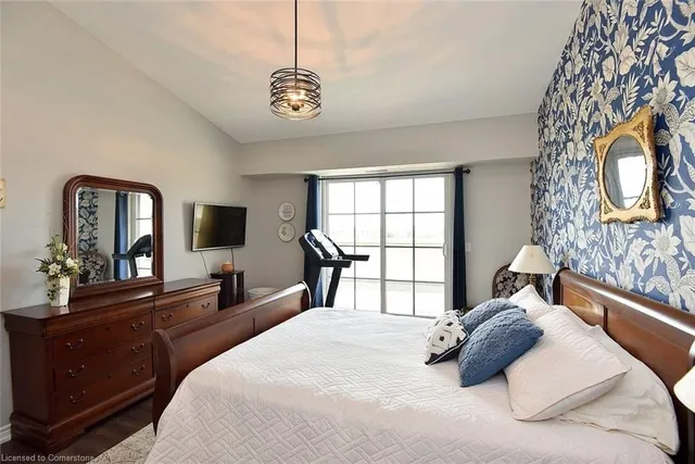 Additional property image - 262 Dundas St Unit 406