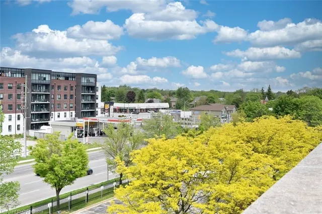 Additional property image - 262 Dundas St Unit 406