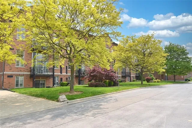 Additional property image - 262 Dundas St Unit 406