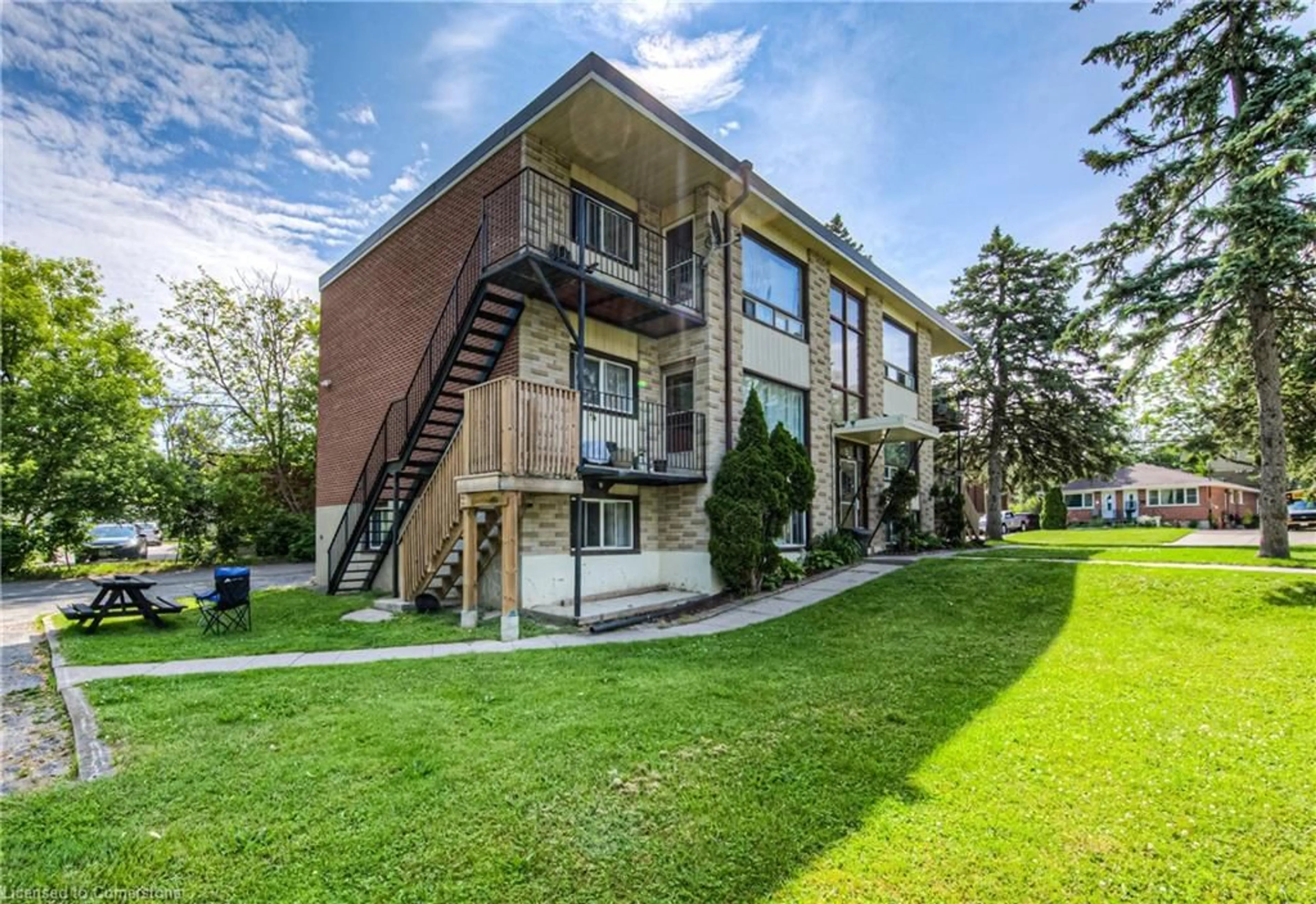 Home with brick exterior material, unknown for 76 Barbara Cres, Kitchener Ontario N2M 4N2