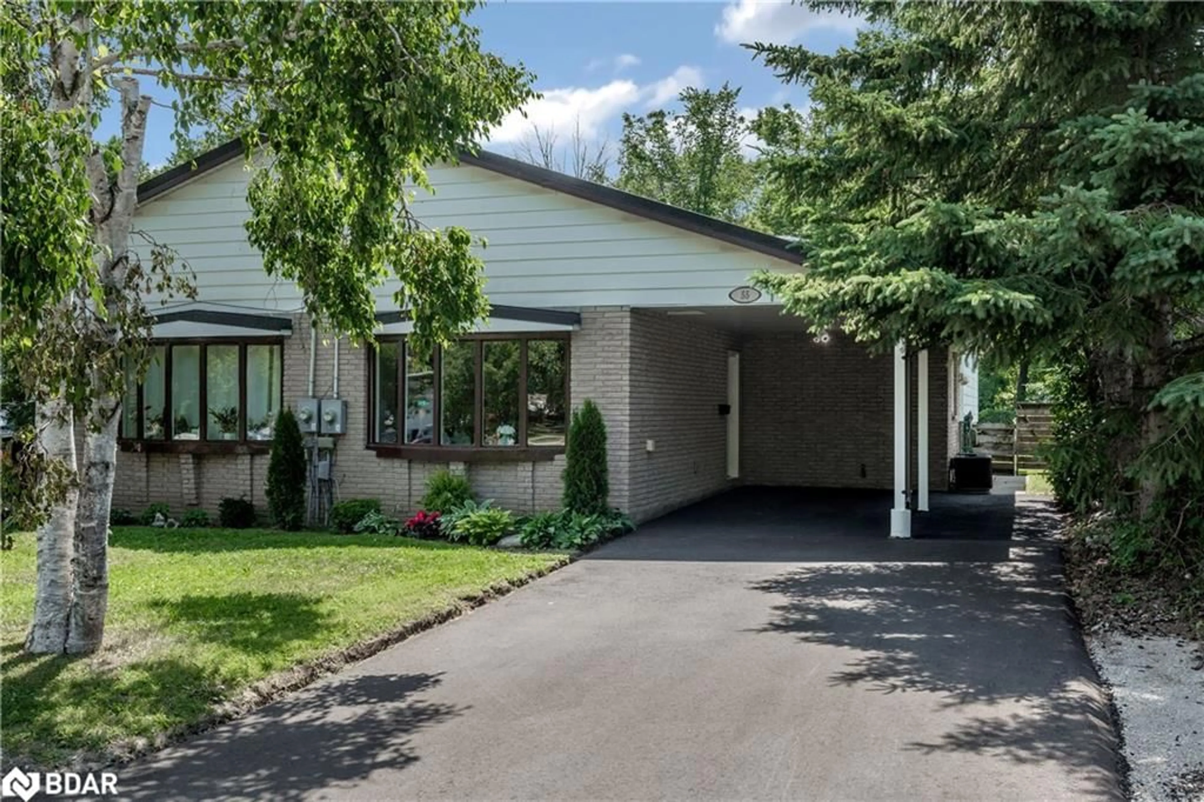 Home with vinyl exterior material, street for 55 Fittons Rd, Orillia Ontario L3V 2J2