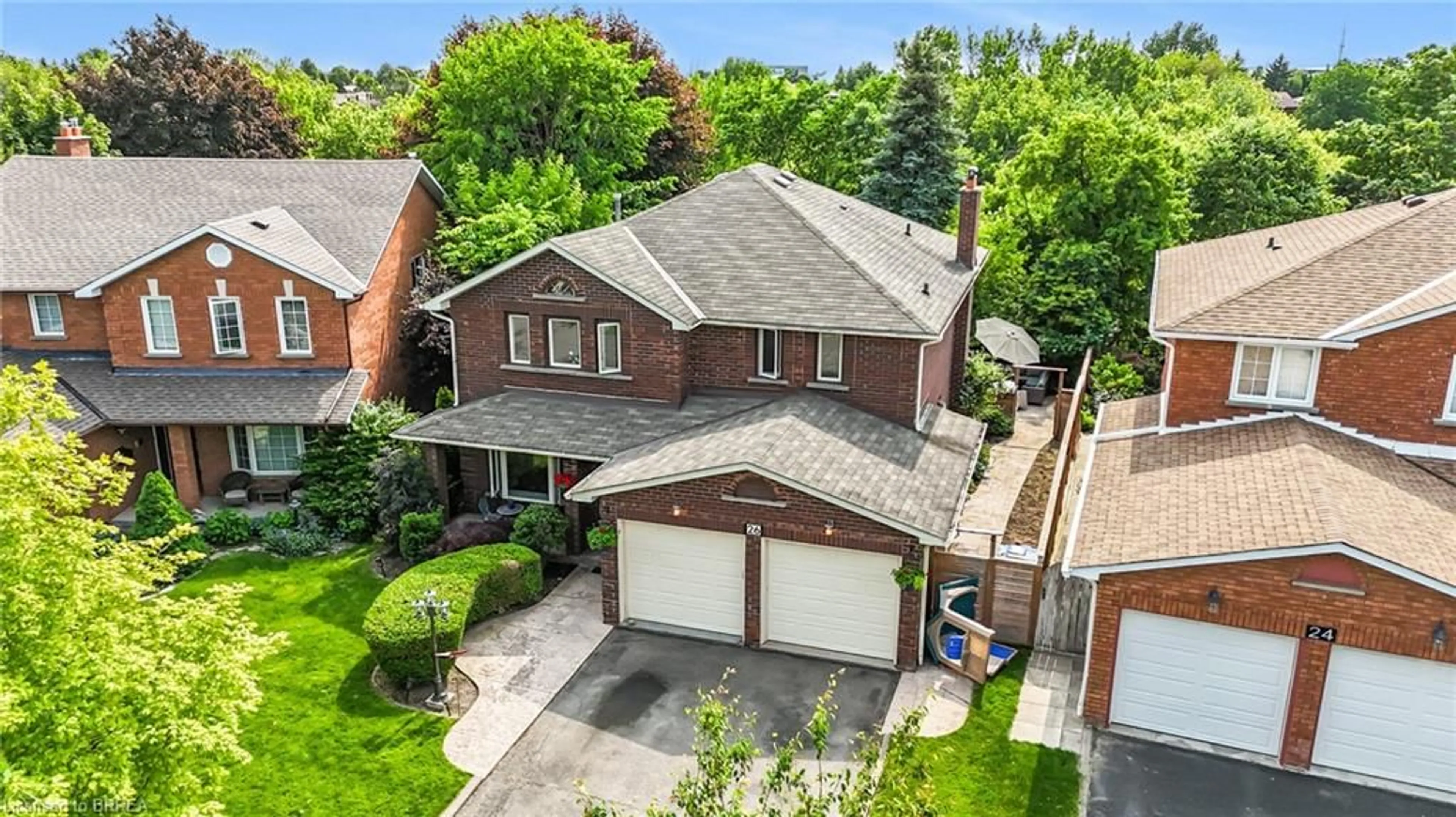 A pic from outside/outdoor area/front of a property/back of a property/a pic from drone, street for 26 Dundalk Cres, Brampton Ontario L6Z 2V2