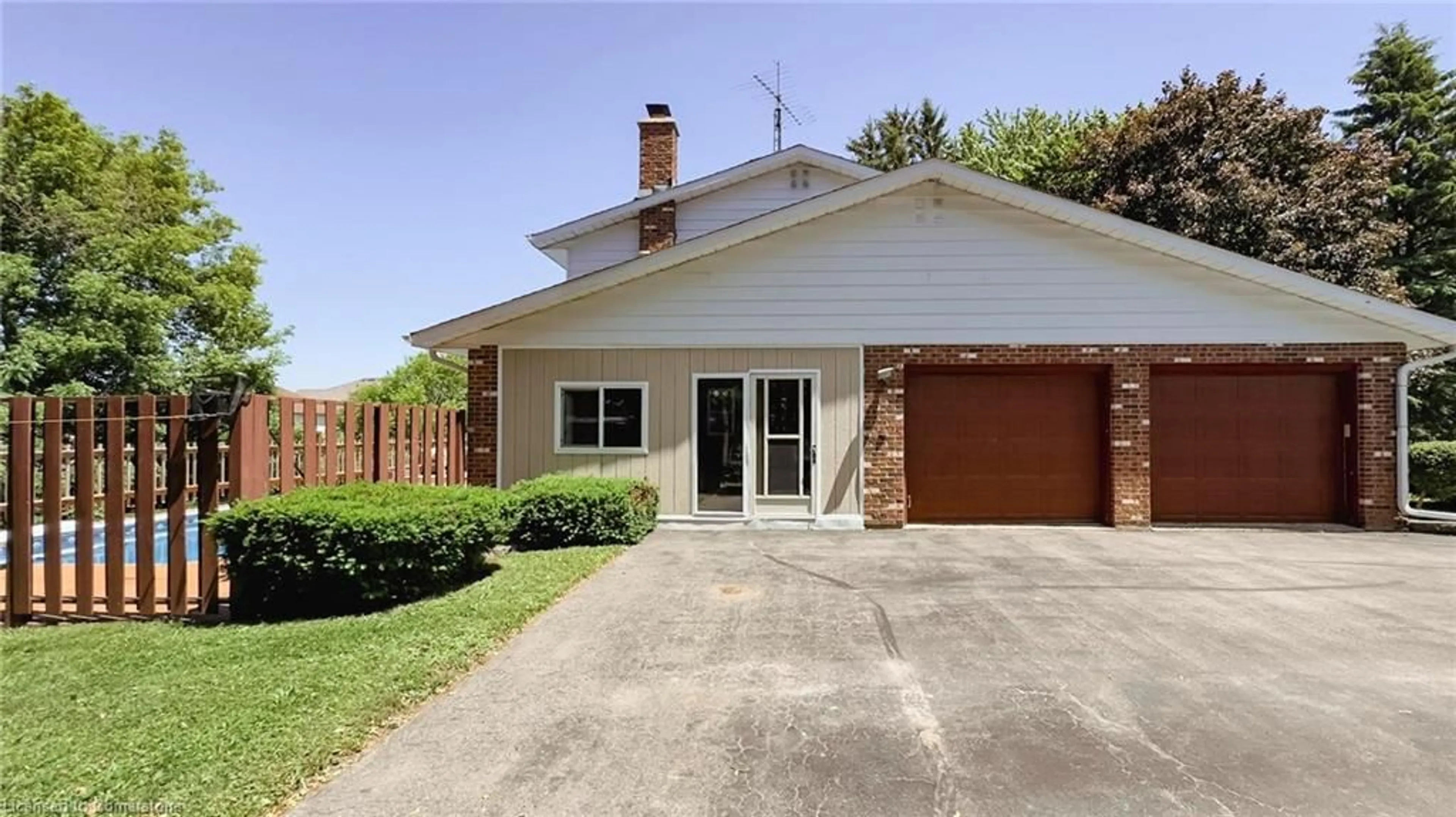 Unknown for 1061 Henry St, Wellesley Ontario N0B 2T0
