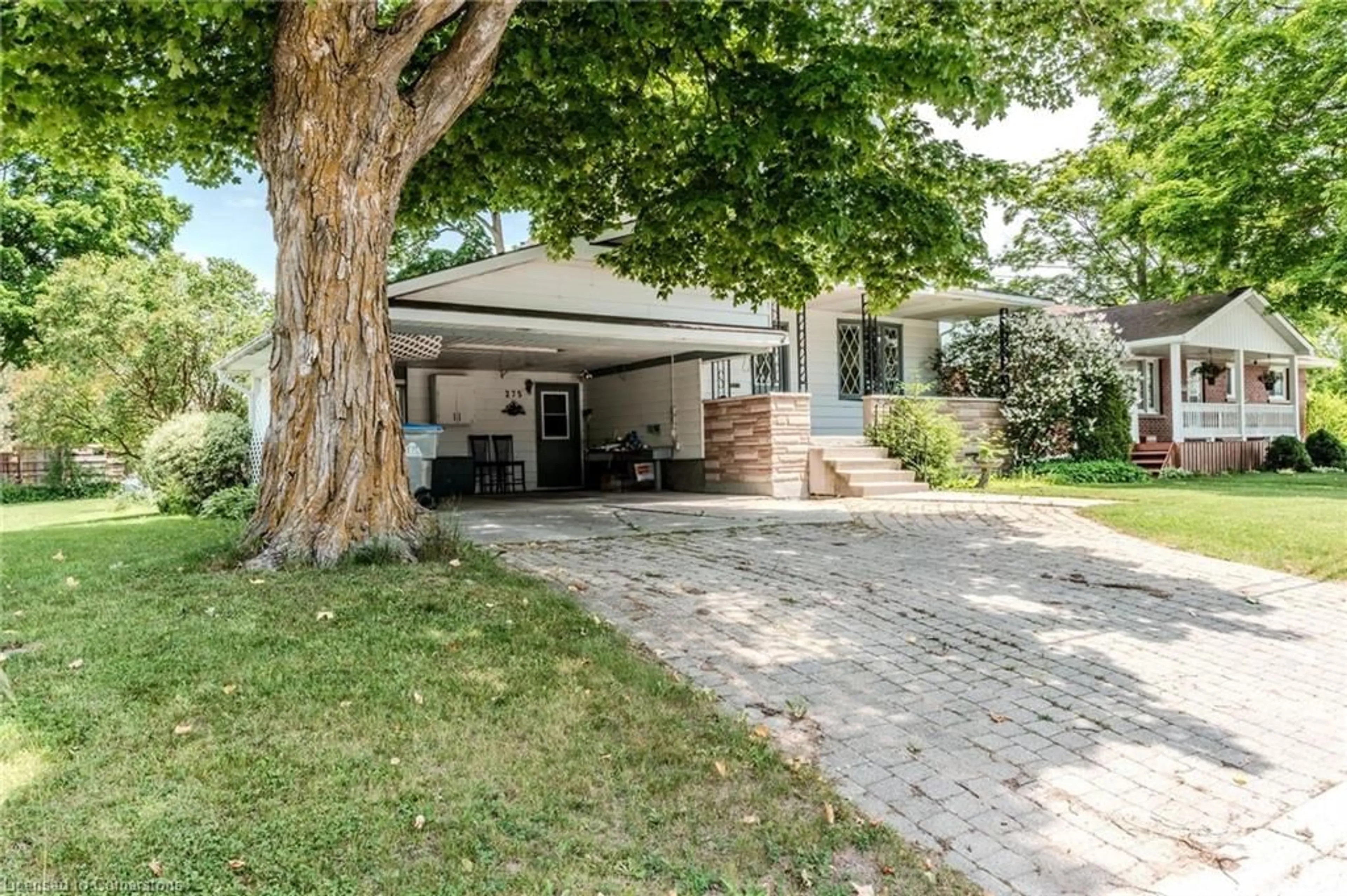Patio, street for 275 Mckenzie St, Listowel Ontario N4W 2W9