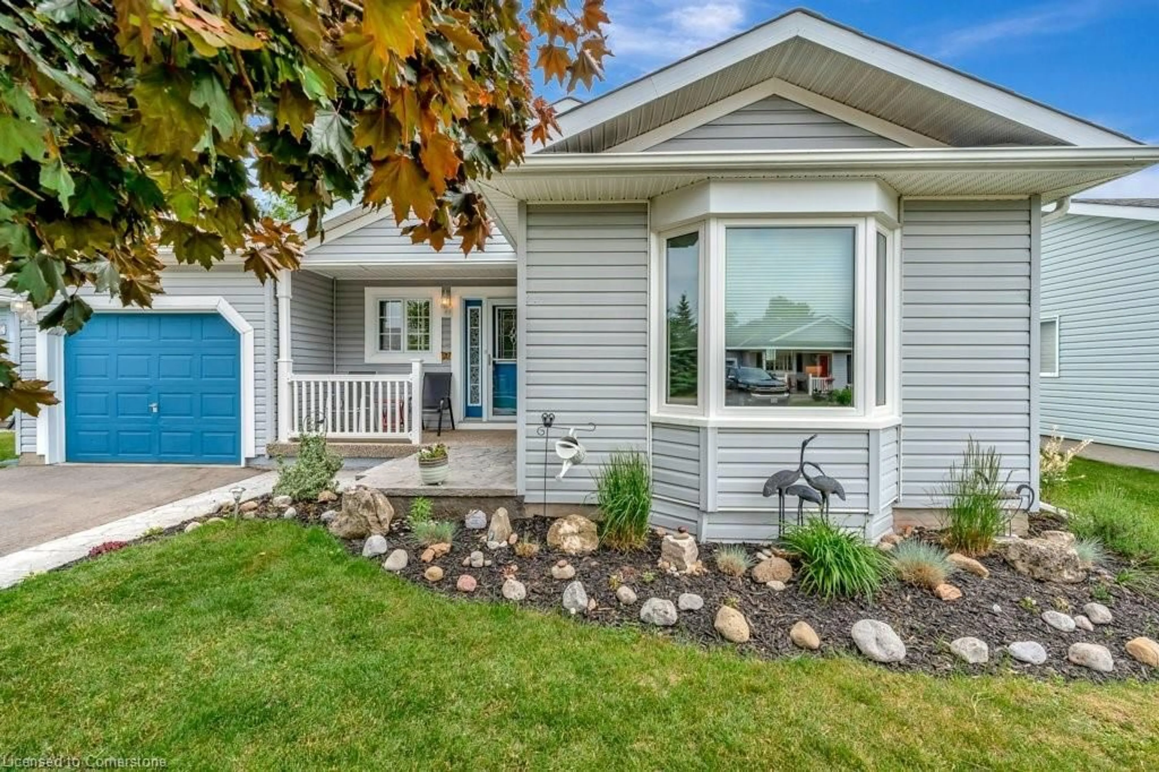 Home with vinyl exterior material, water/lake/river/ocean view for 103 Kells Lane, Freelton Ontario L8B 1A5