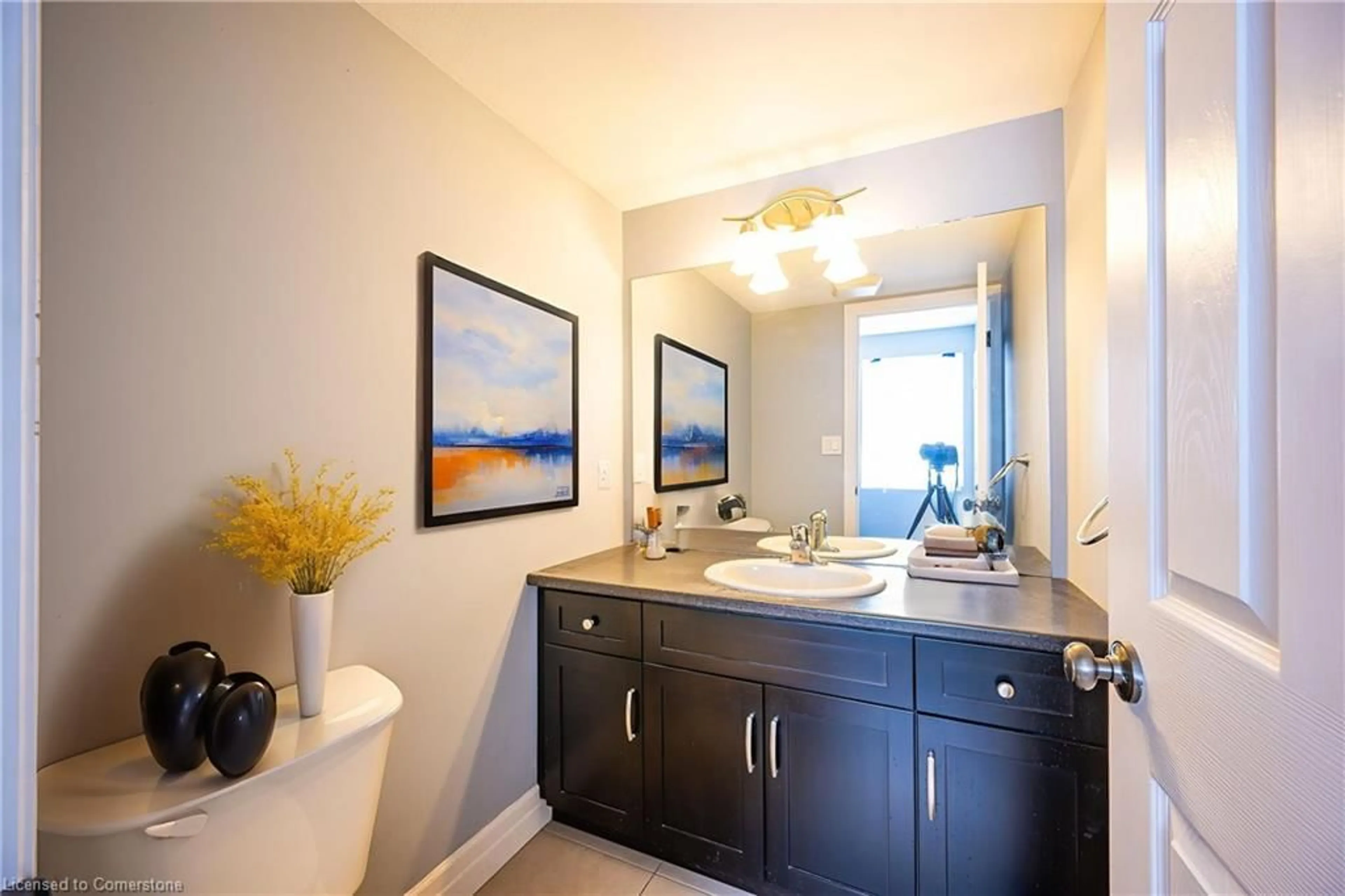 Contemporary bathroom, ceramic/tile floor for 275 Old Huron Rd #28, Kitchener Ontario N2R 1P9