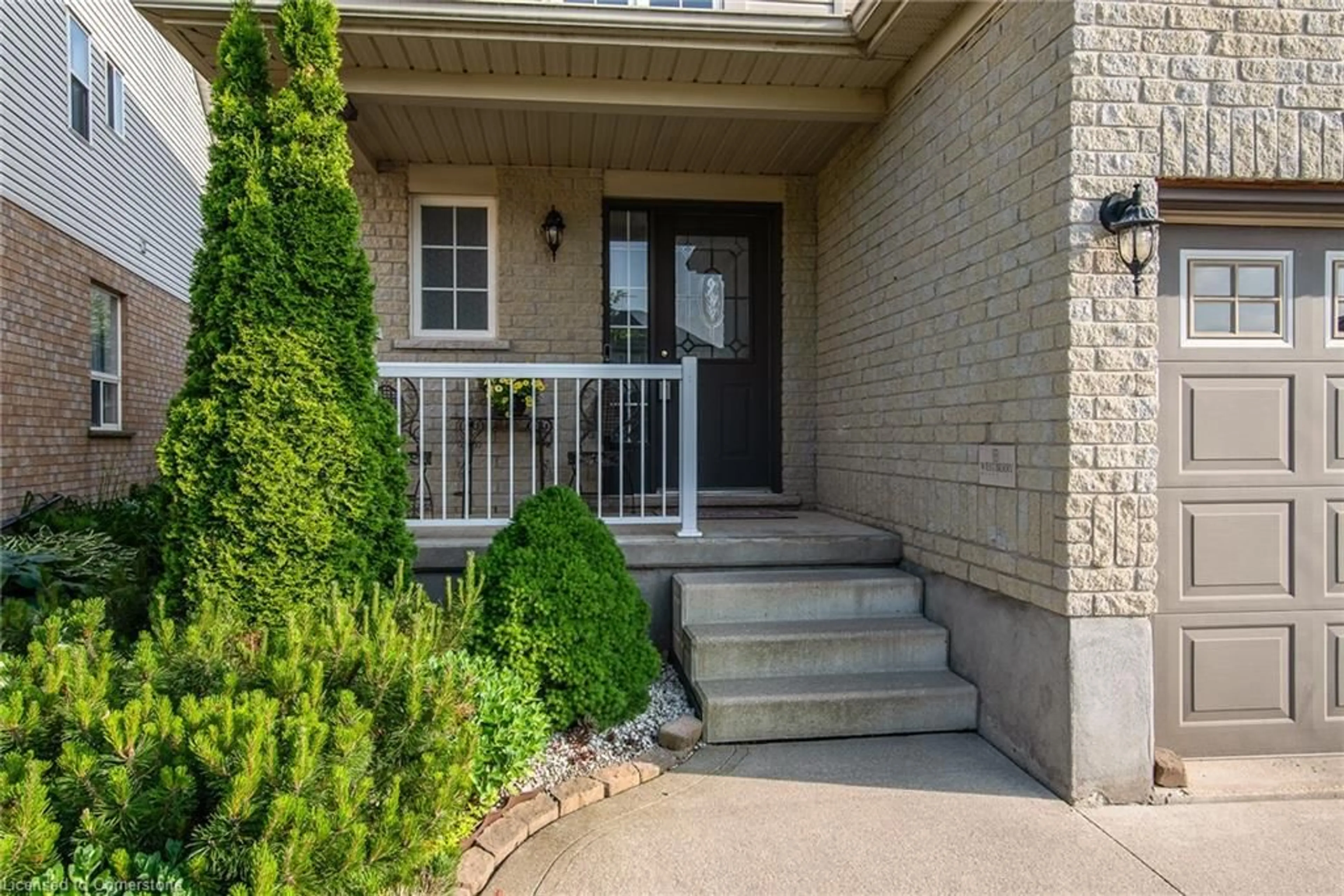 Indoor entryway for 71 Dubrick Cres, Kitchener Ontario N2E 4A7