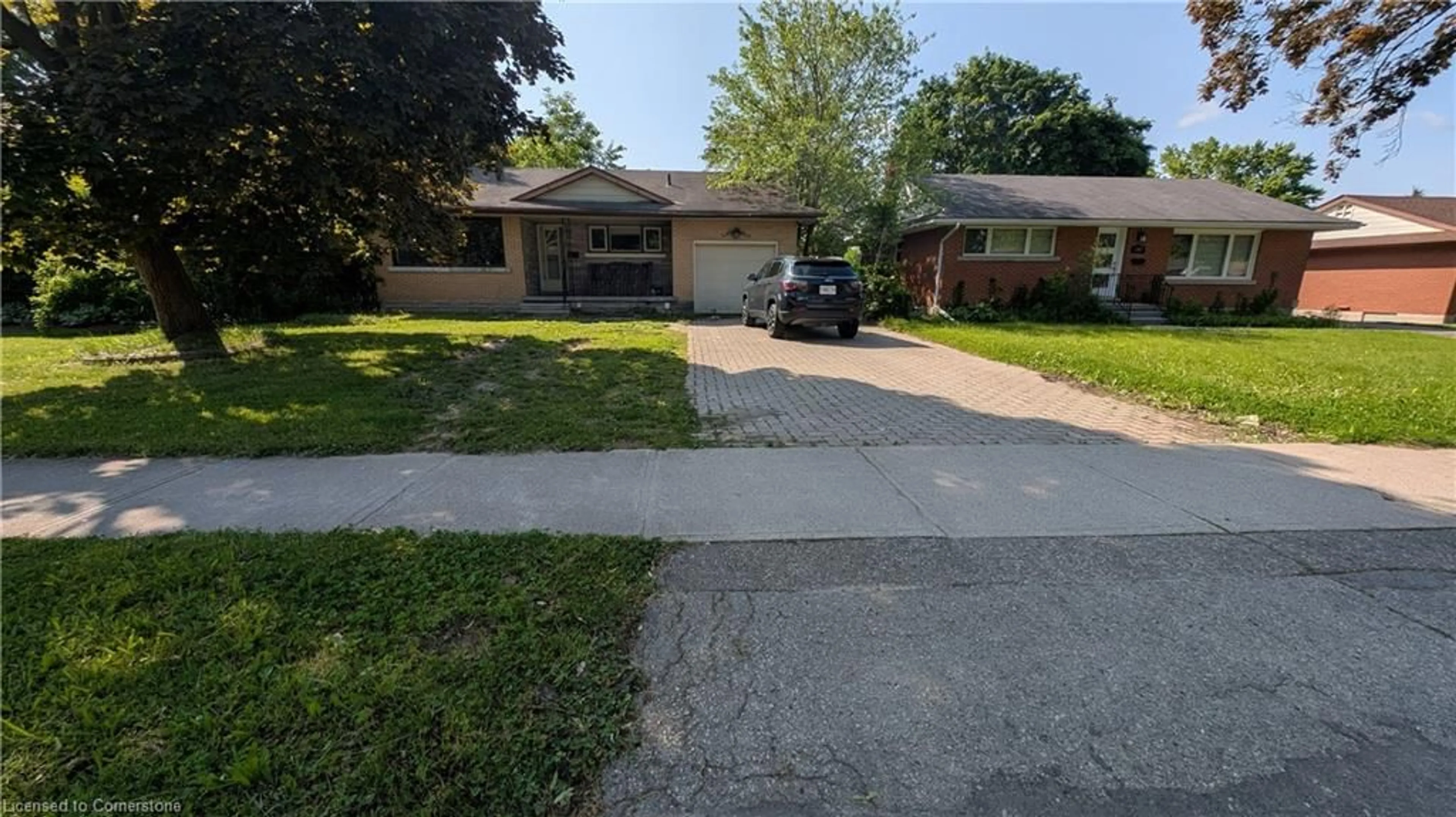 A pic from outside/outdoor area/front of a property/back of a property/a pic from drone, street for 109 Noecker St, Waterloo Ontario N2J 2R7
