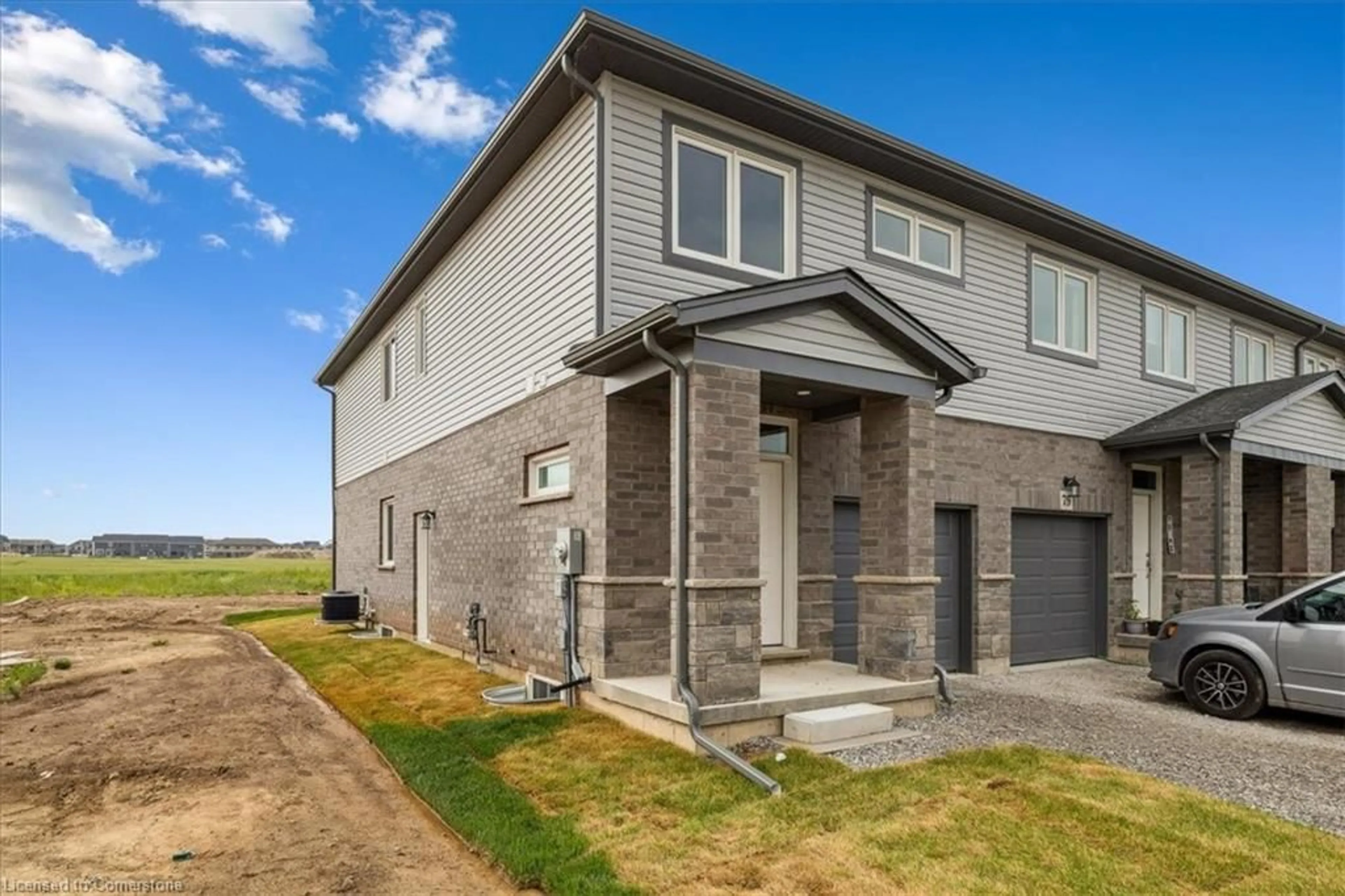 Home with brick exterior material, building for 75 Elvira Way, Thorold Ontario L2V 0M7