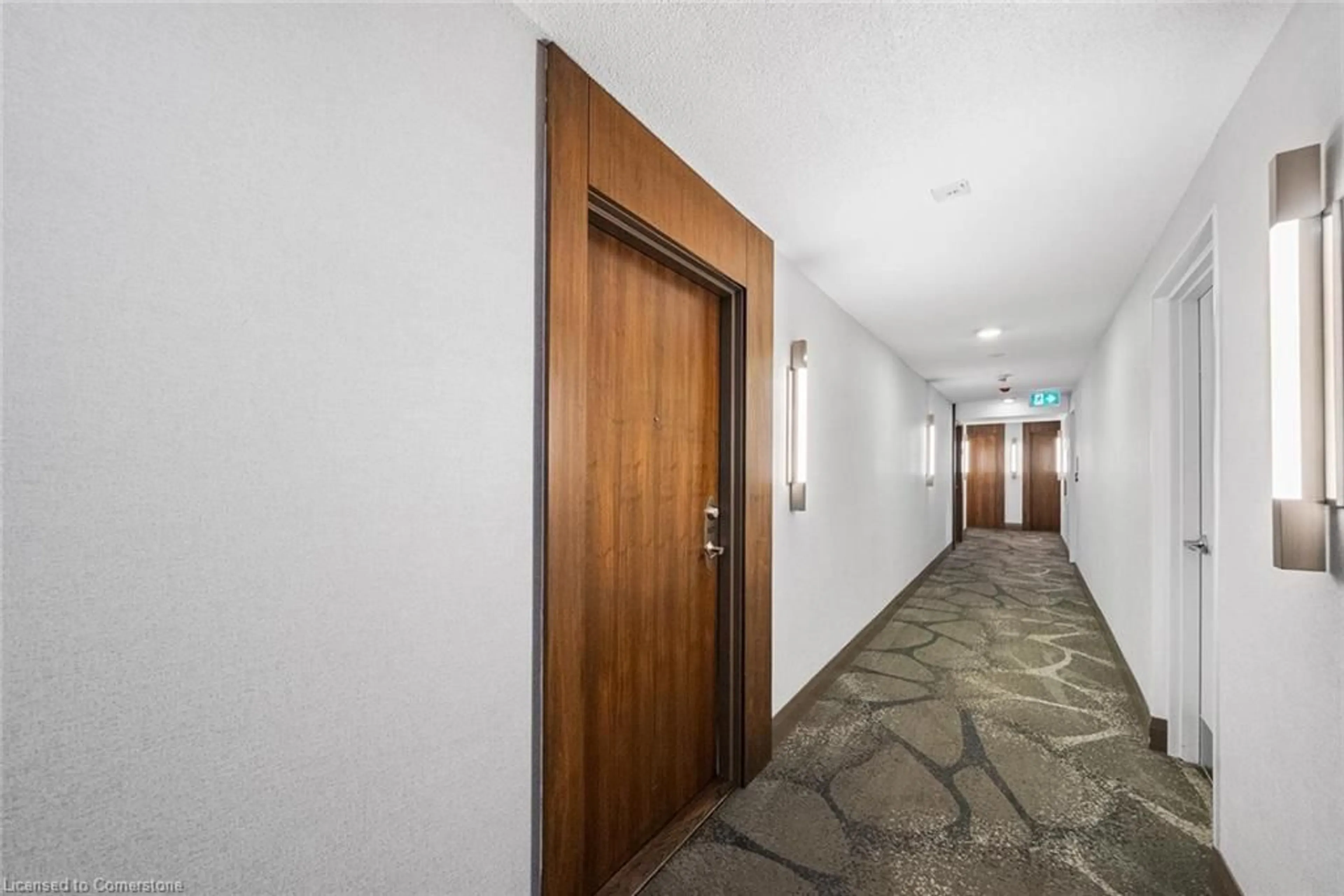 Indoor foyer for 3830 Bathurst St #607, Toronto Ontario M3H 6C5