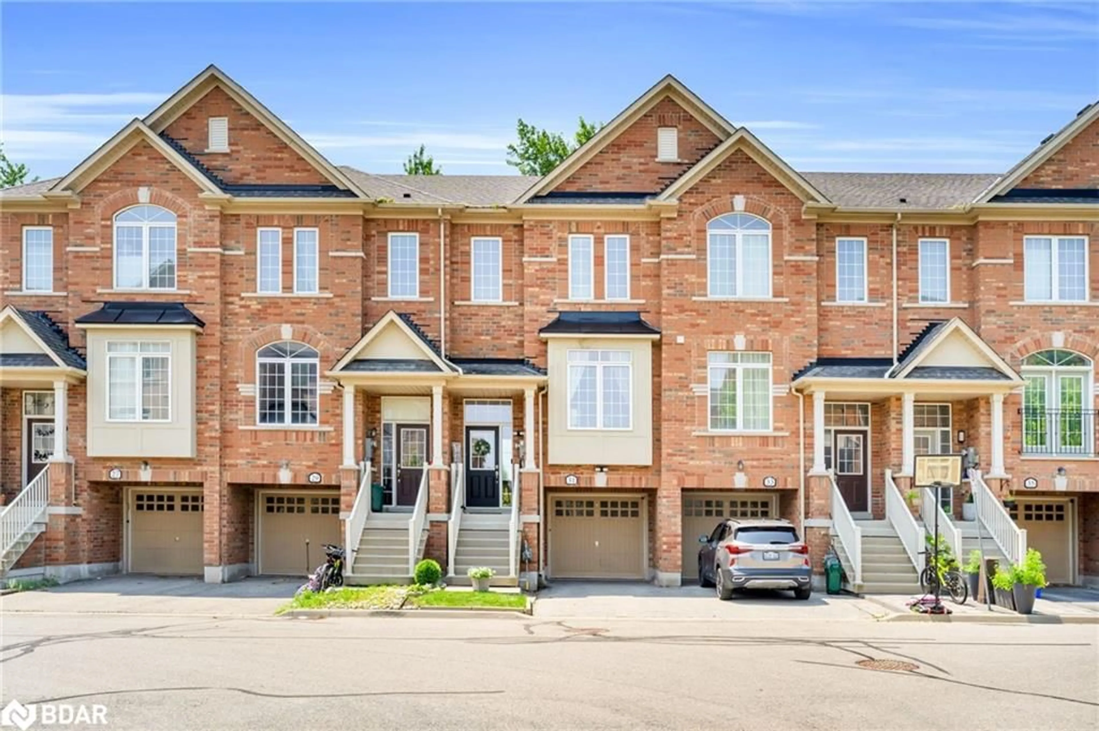 Home with brick exterior material, street for 31 Promenade Trail, Halton Hills Ontario L7G 0G8