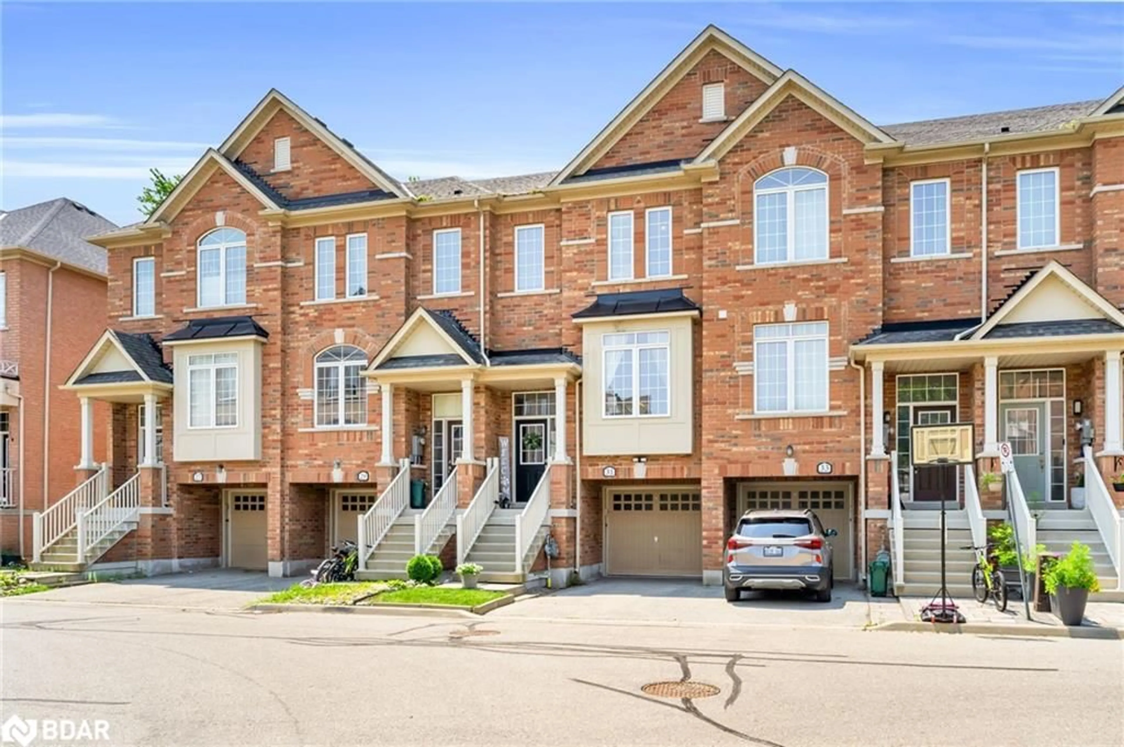 Home with brick exterior material, street for 31 Promenade Trail, Halton Hills Ontario L7G 0G8
