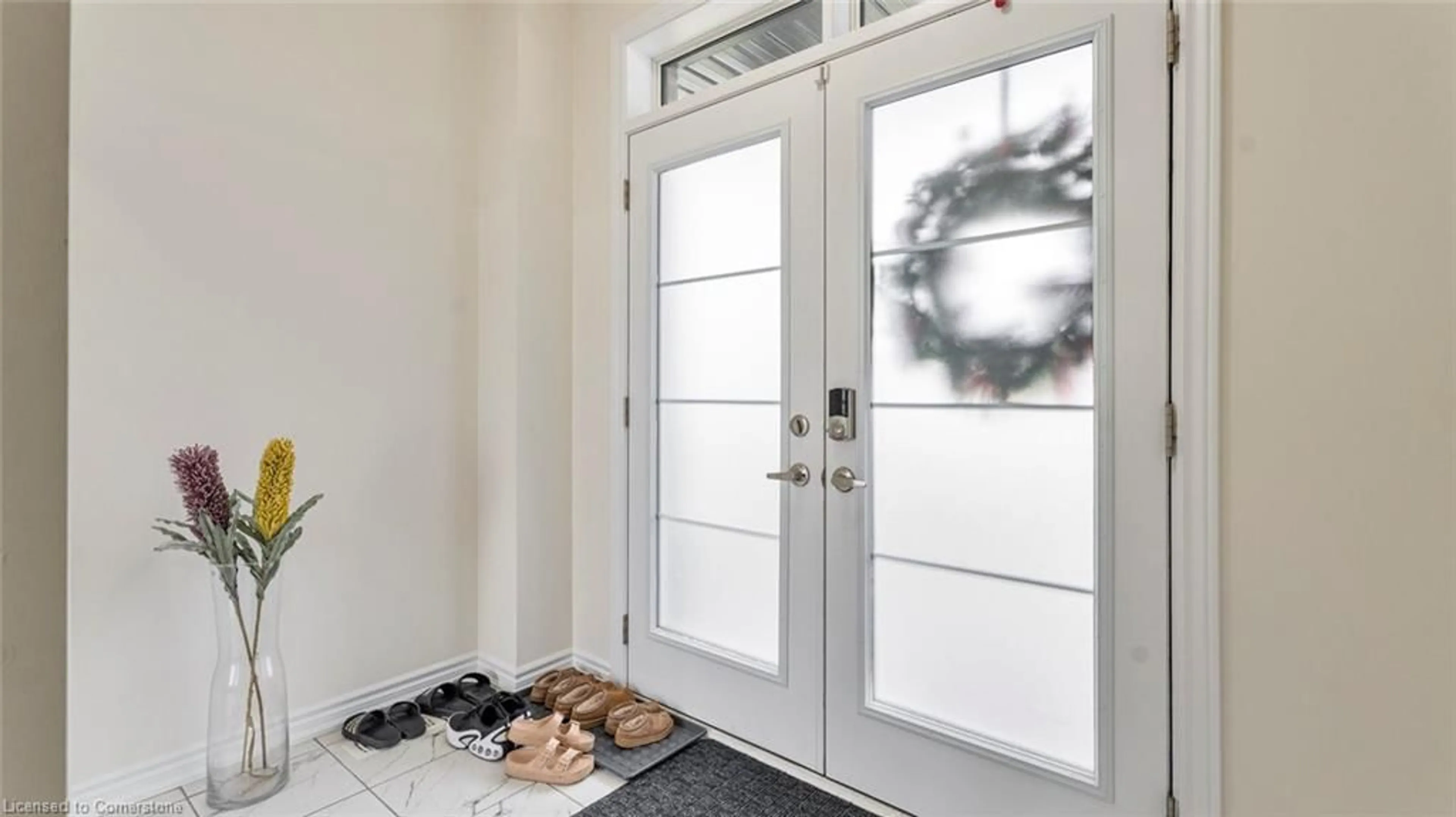 Indoor entryway for 95 Rainbow Dr, Caledonia Ontario N3W 0E8