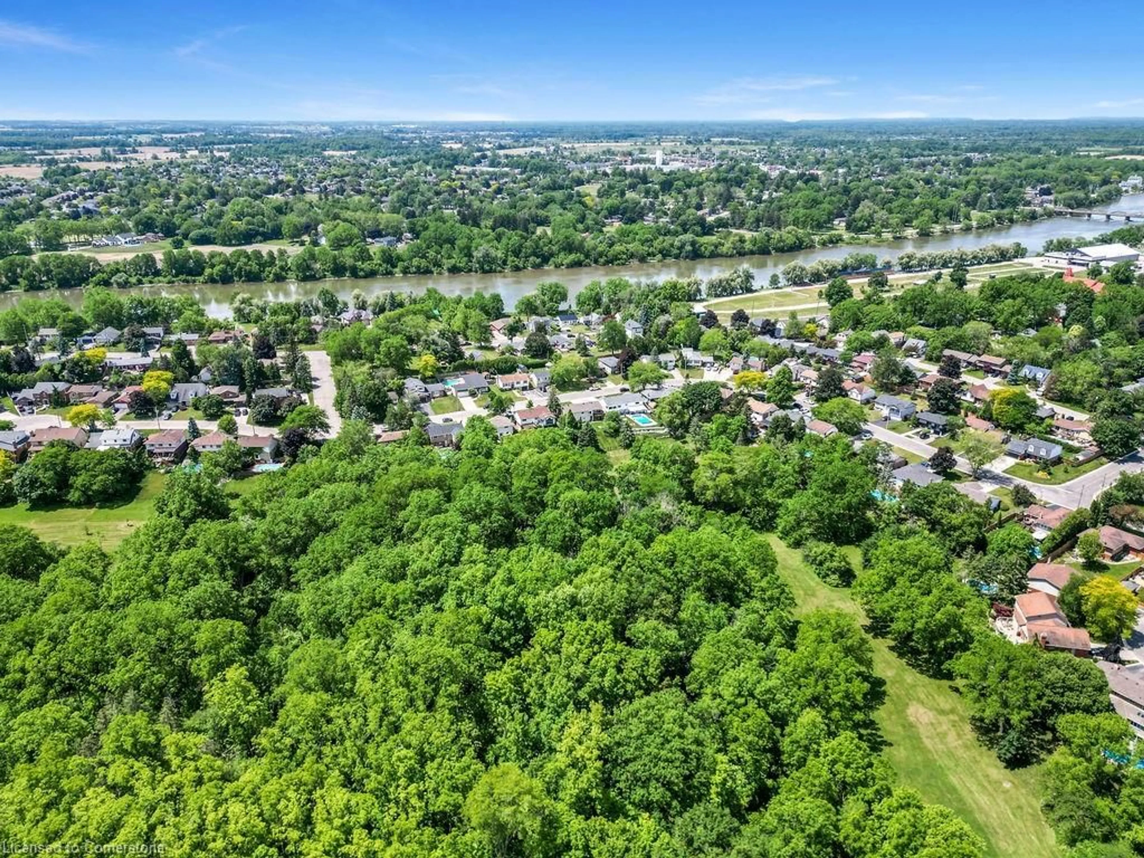 A pic from outside/outdoor area/front of a property/back of a property/a pic from drone, unknown for 295 Haller Cres, Caledonia Ontario N3W 1E1