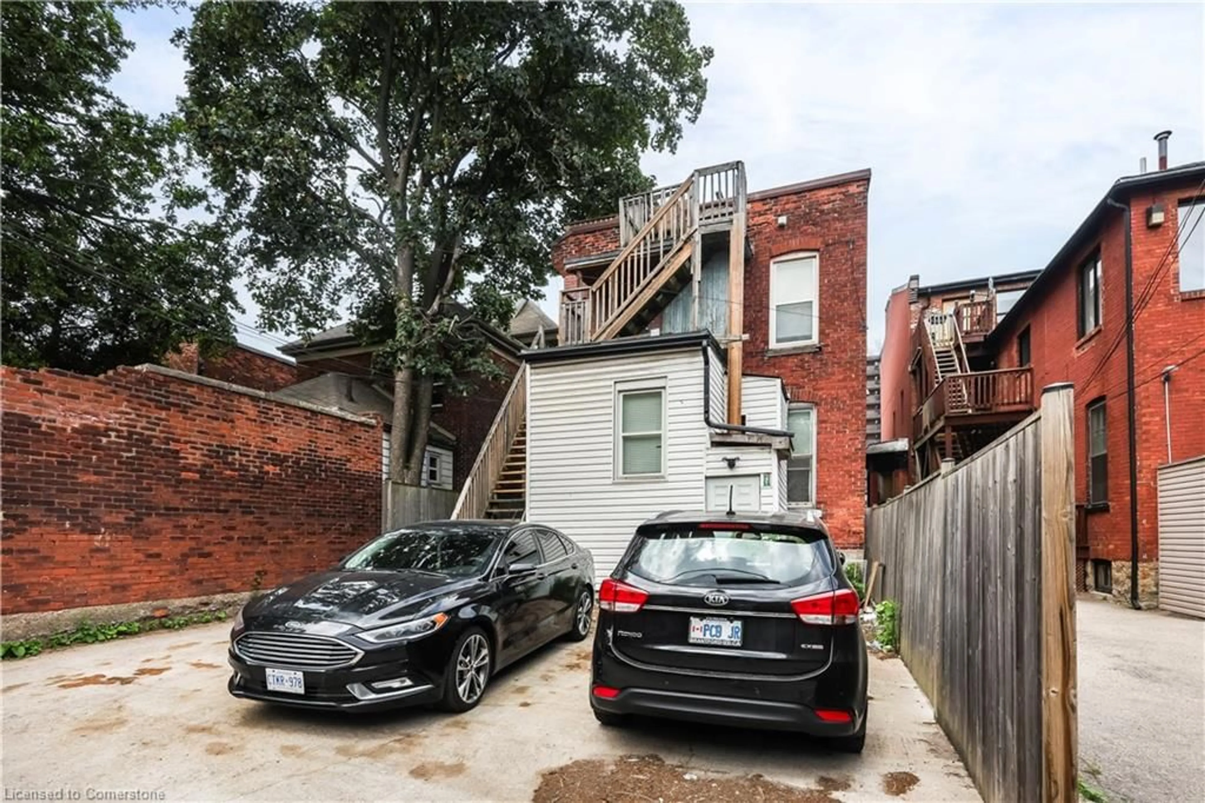 Home with brick exterior material, street for 47 Wellington St, Hamilton Ontario L8N 2P9