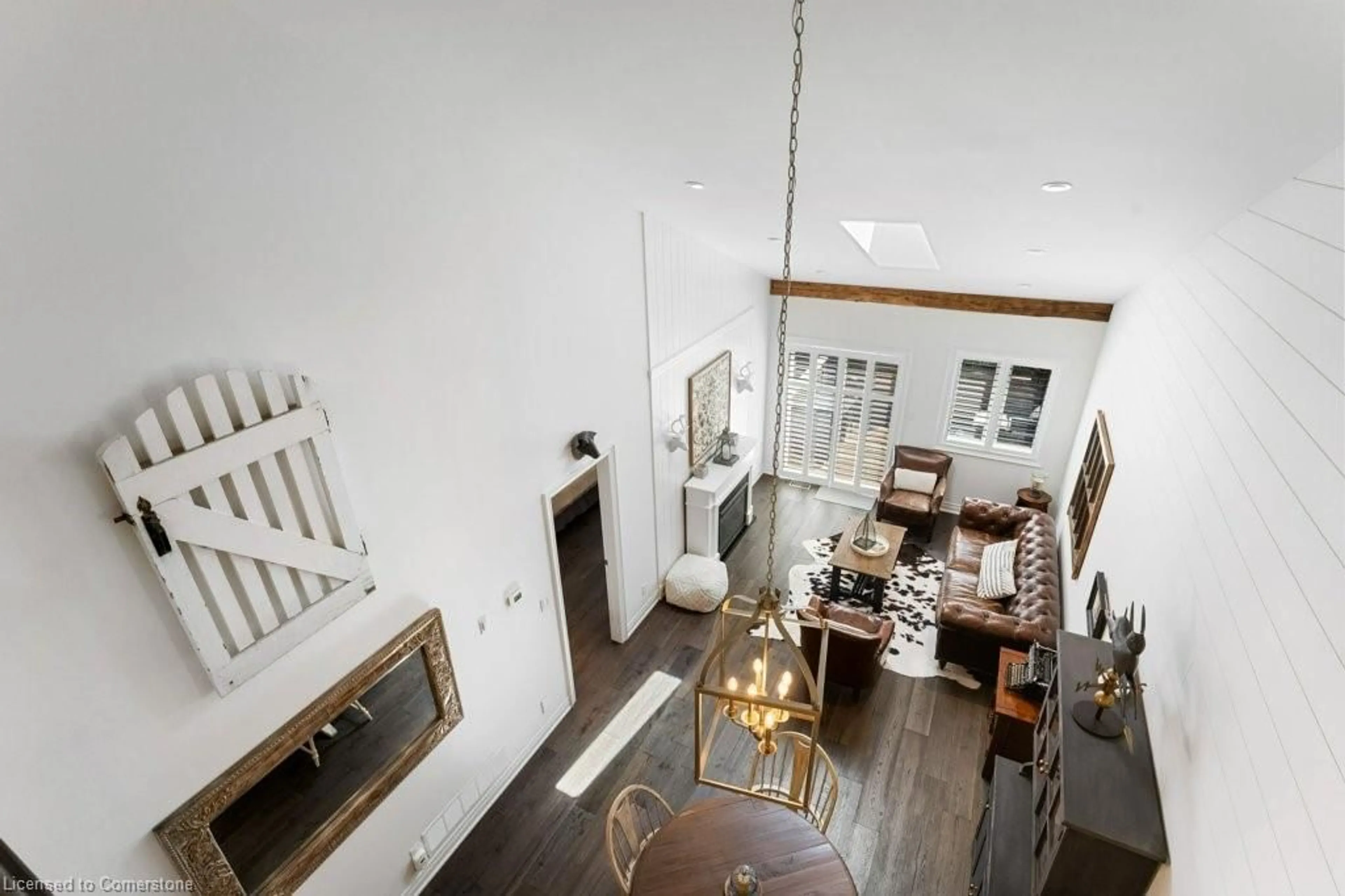 Indoor foyer for 3300 Culp Rd #15, Vineland Ontario L0R 2E0
