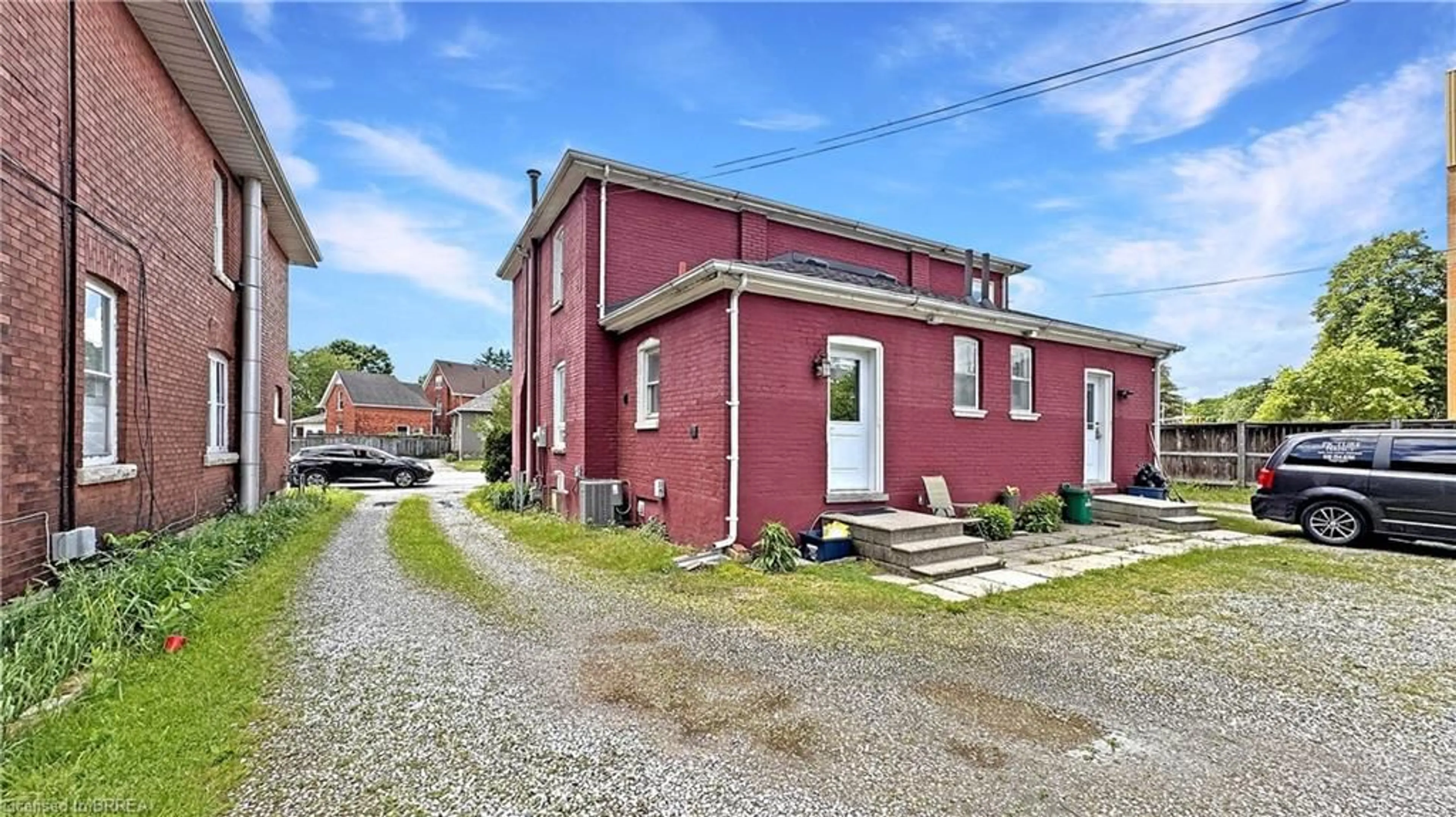 Unknown for 273 Brant Ave, Brantford Ontario N3T 3J6