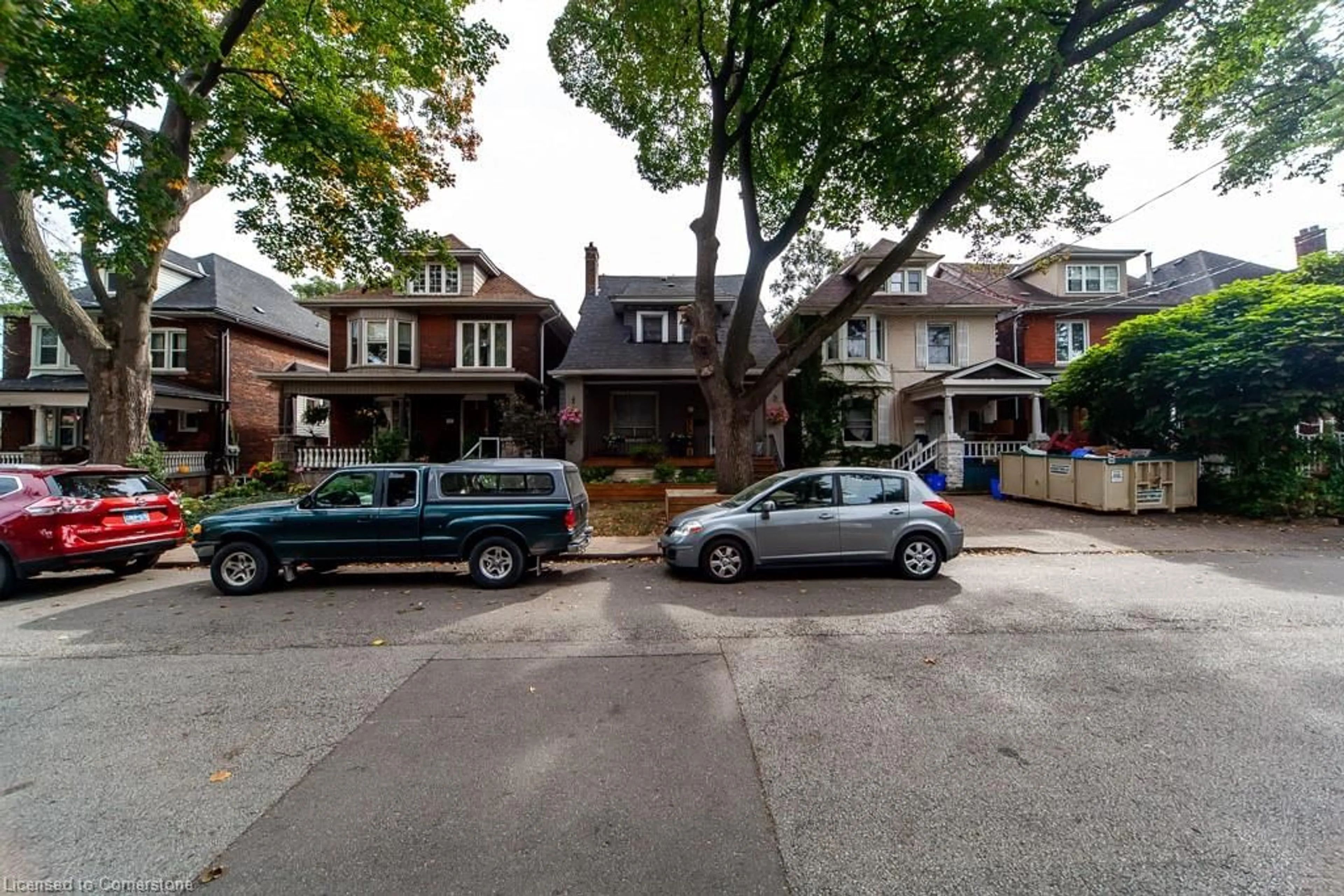 A pic from outside/outdoor area/front of a property/back of a property/a pic from drone, street for 17 Fairleigh Ave, Hamilton Ontario L8M 2K1