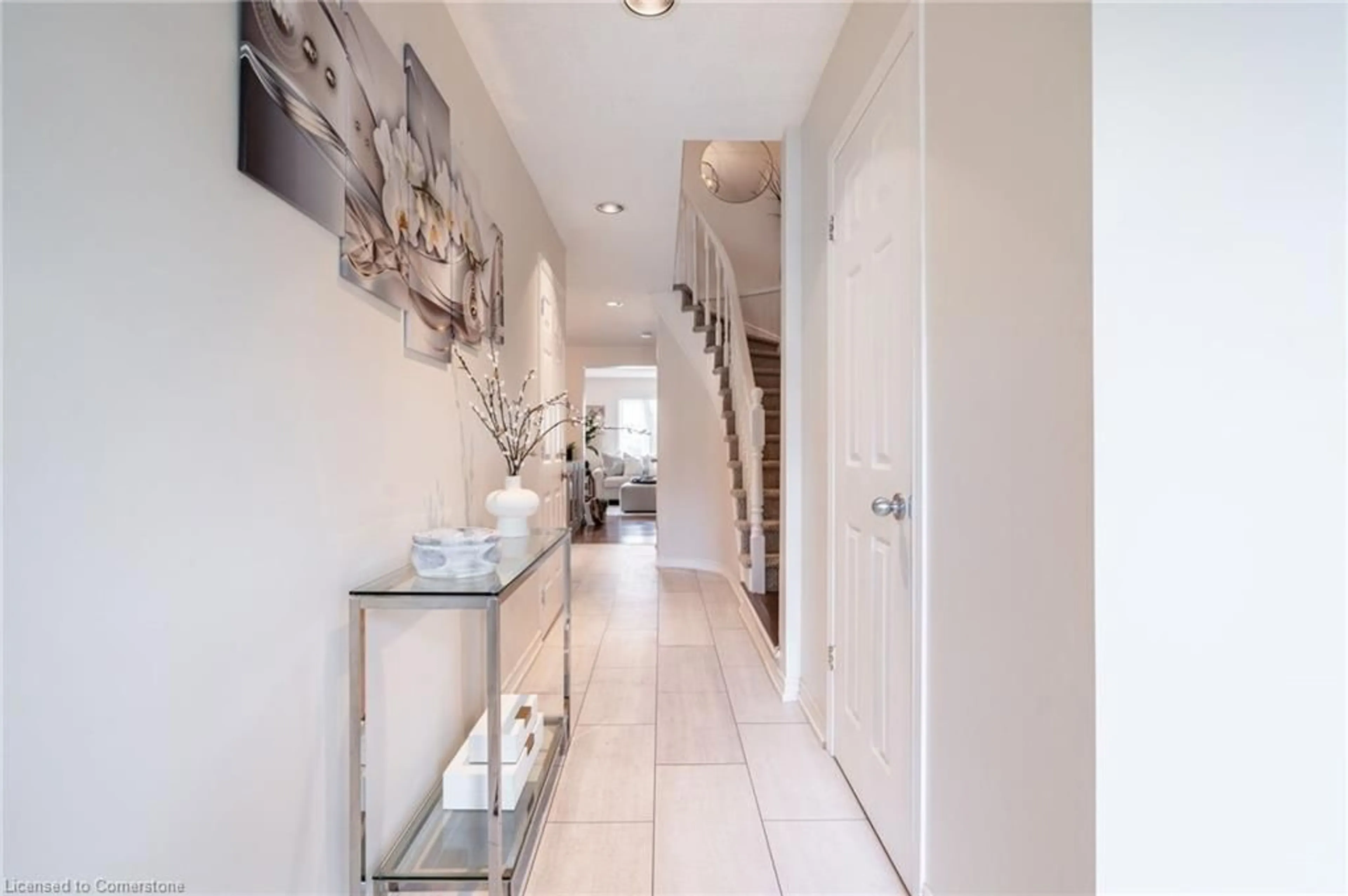 Indoor entryway for 100 Vineberg Dr #24, Hamilton Ontario L8W 3X4