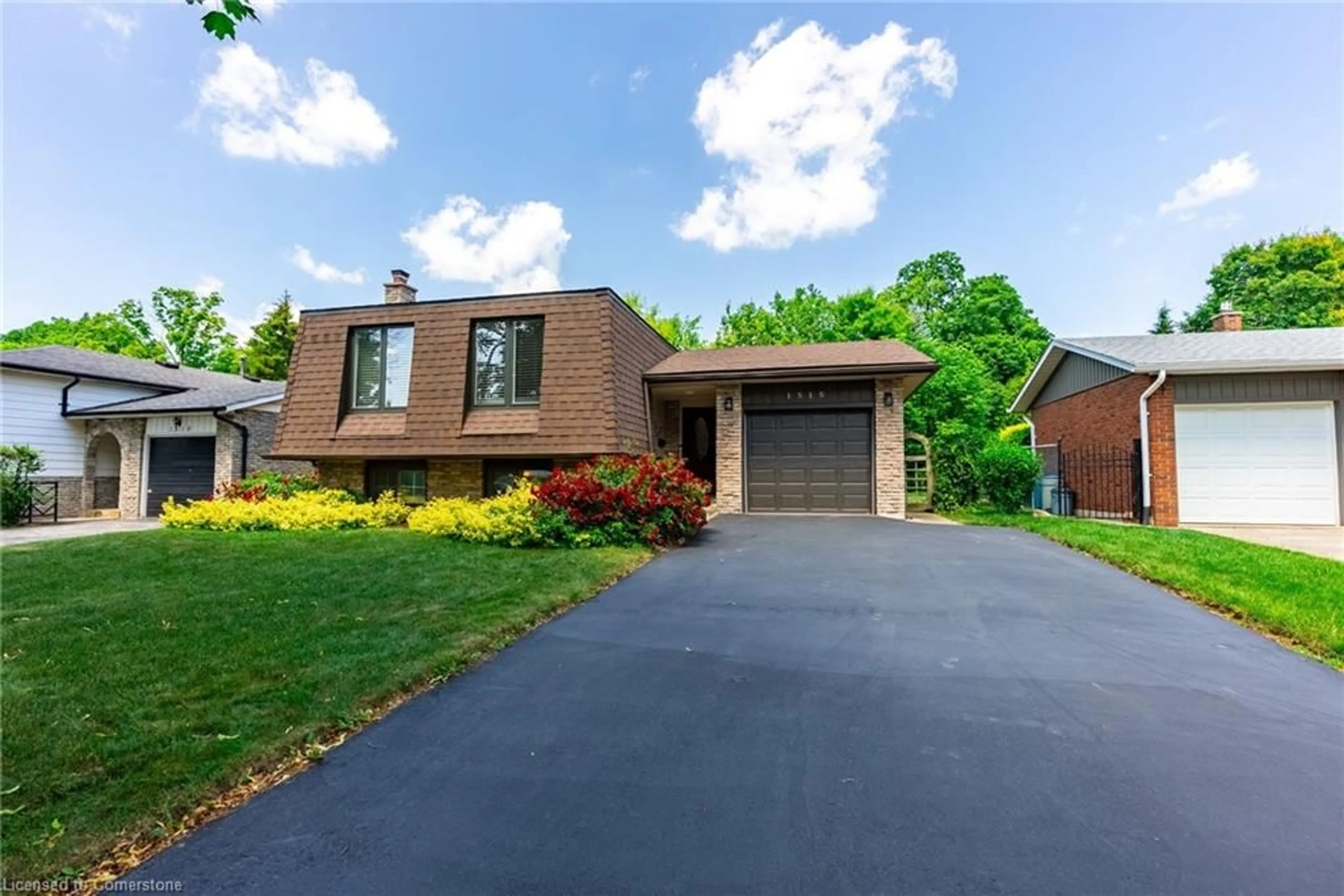 Home with brick exterior material, street for 1515 Brenner Cres, Burlington Ontario L7P 2V9