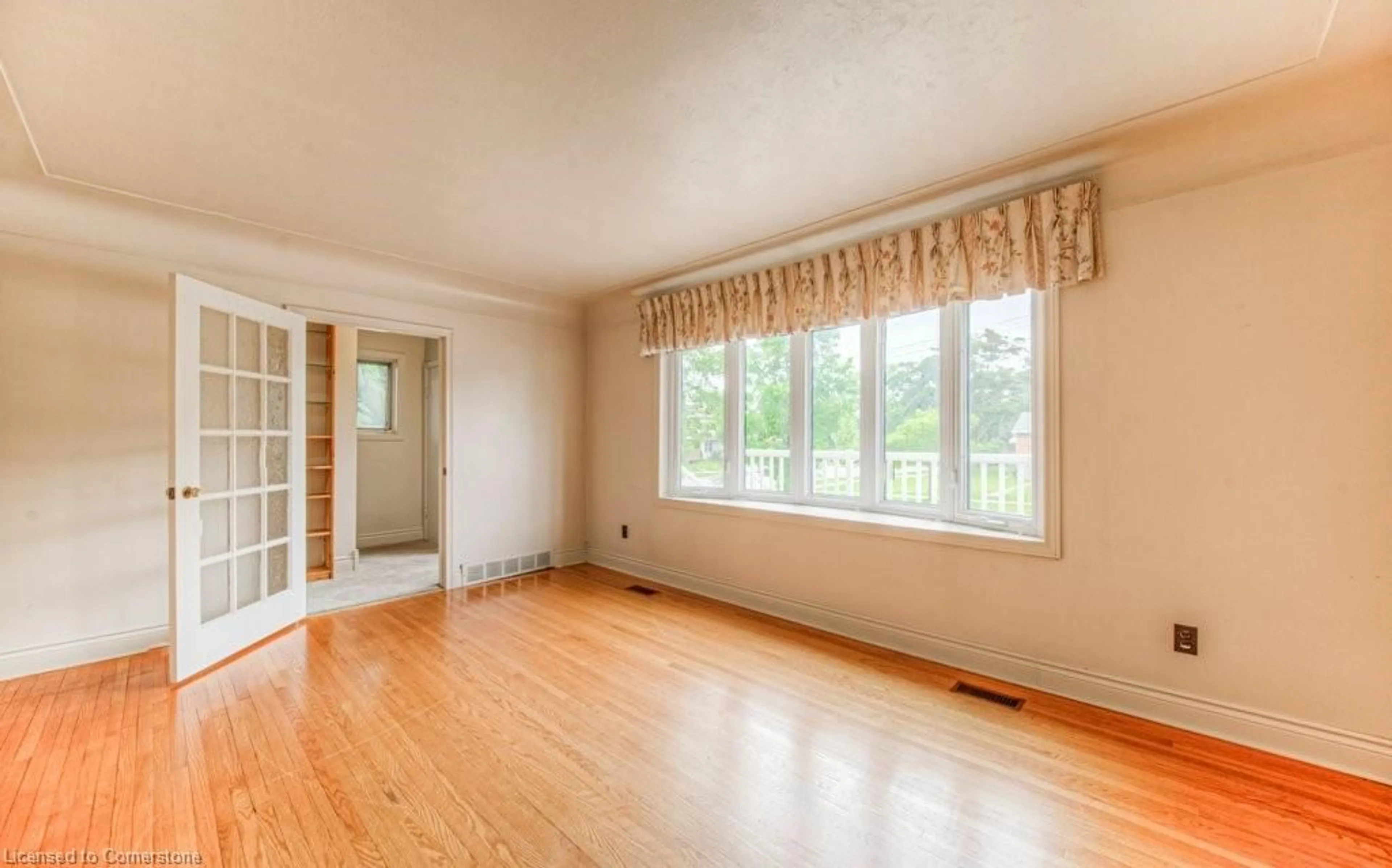 A pic of a room for 483 Ephraim St, Kitchener Ontario N2B 2C5