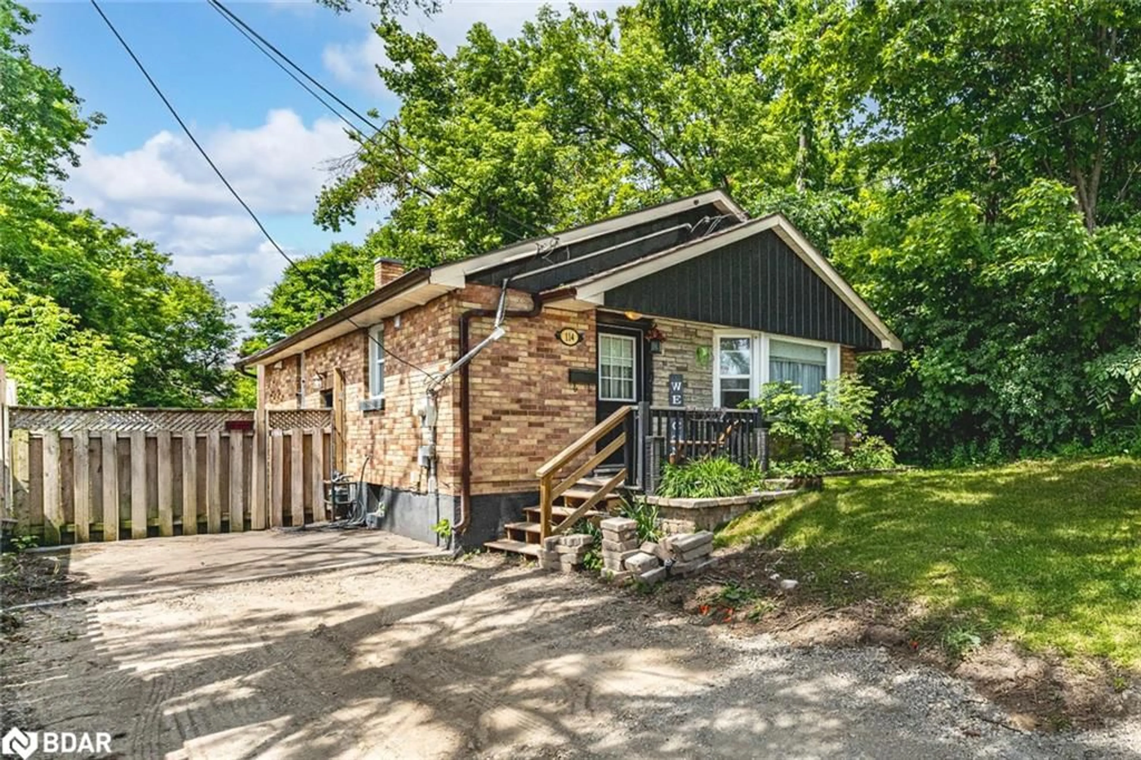 Unknown for 114 Maple Ave, Barrie Ontario L4N 1S4